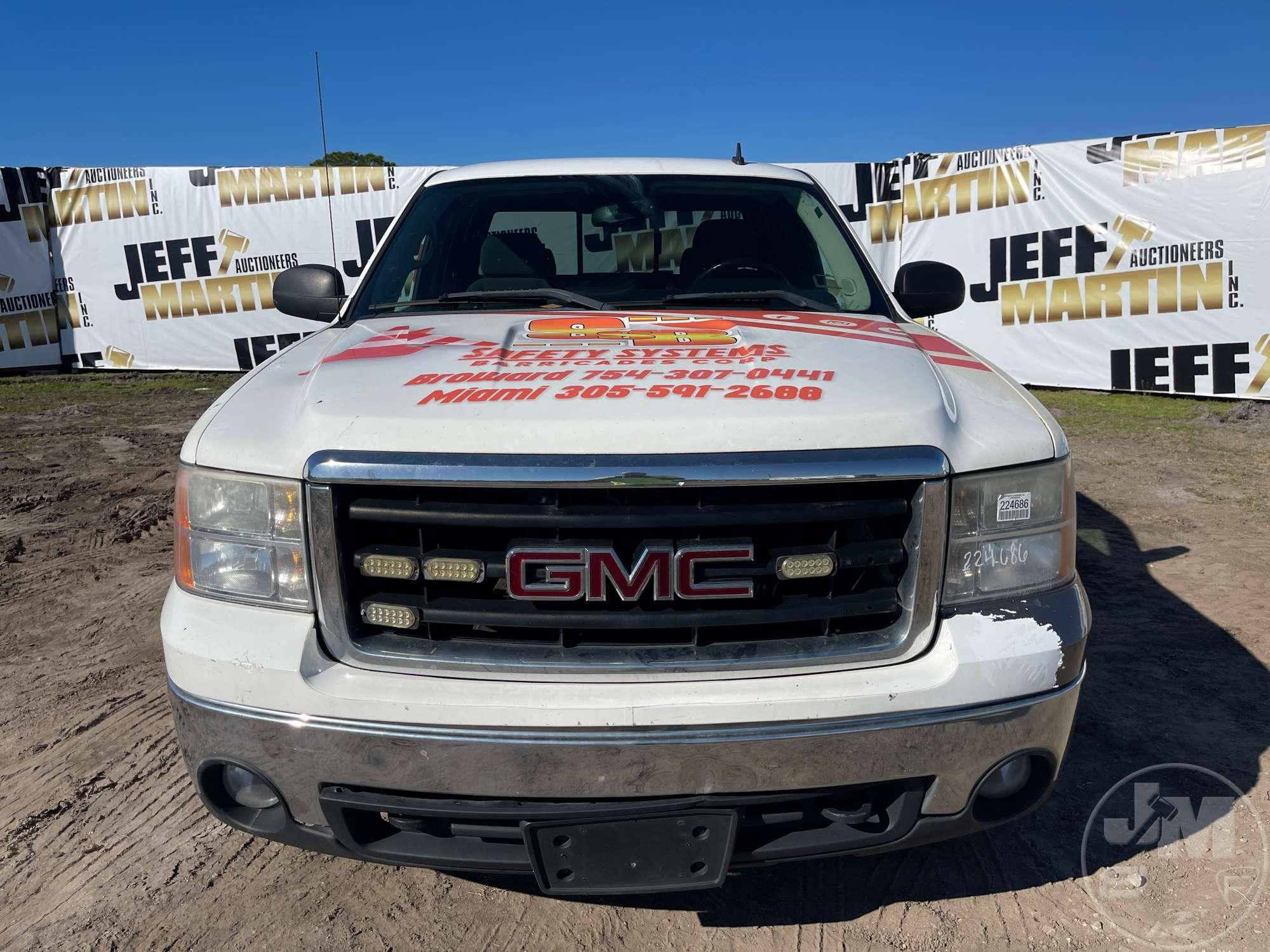 2008 GMC SIERRA EXTENDED CAB PICKUP VIN: 2GTEC19C481101669