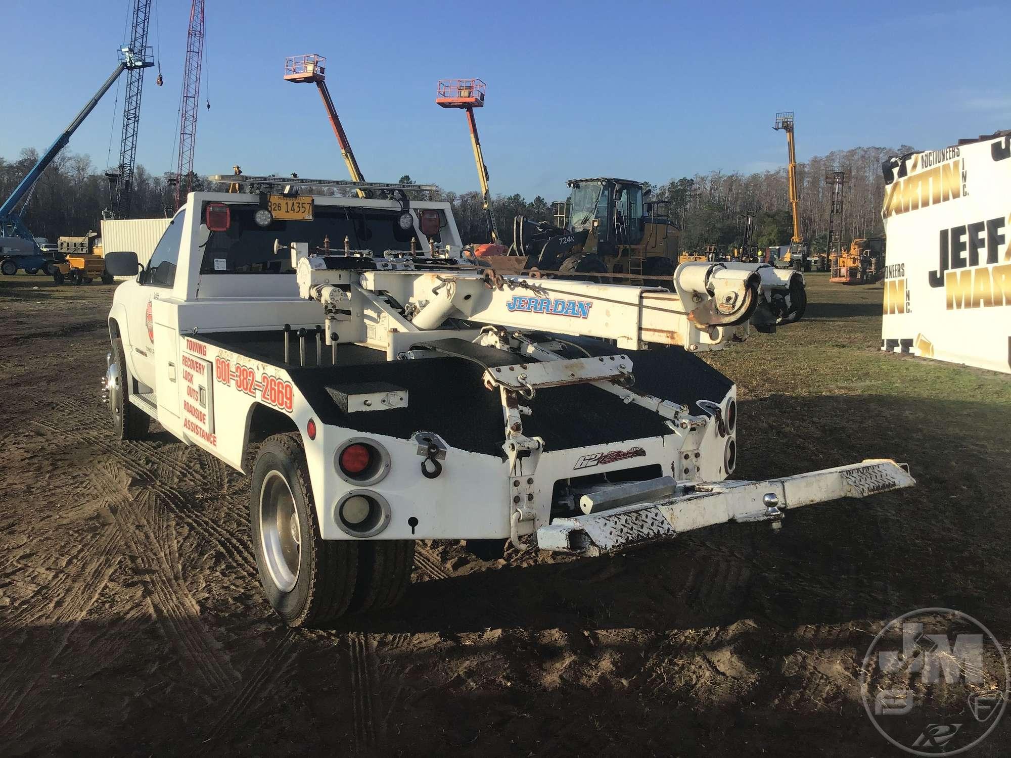 1996 CHEVROLET 3500 HD SINGLE AXLE WRECKER VIN: 1GBKC34F2TJ112690