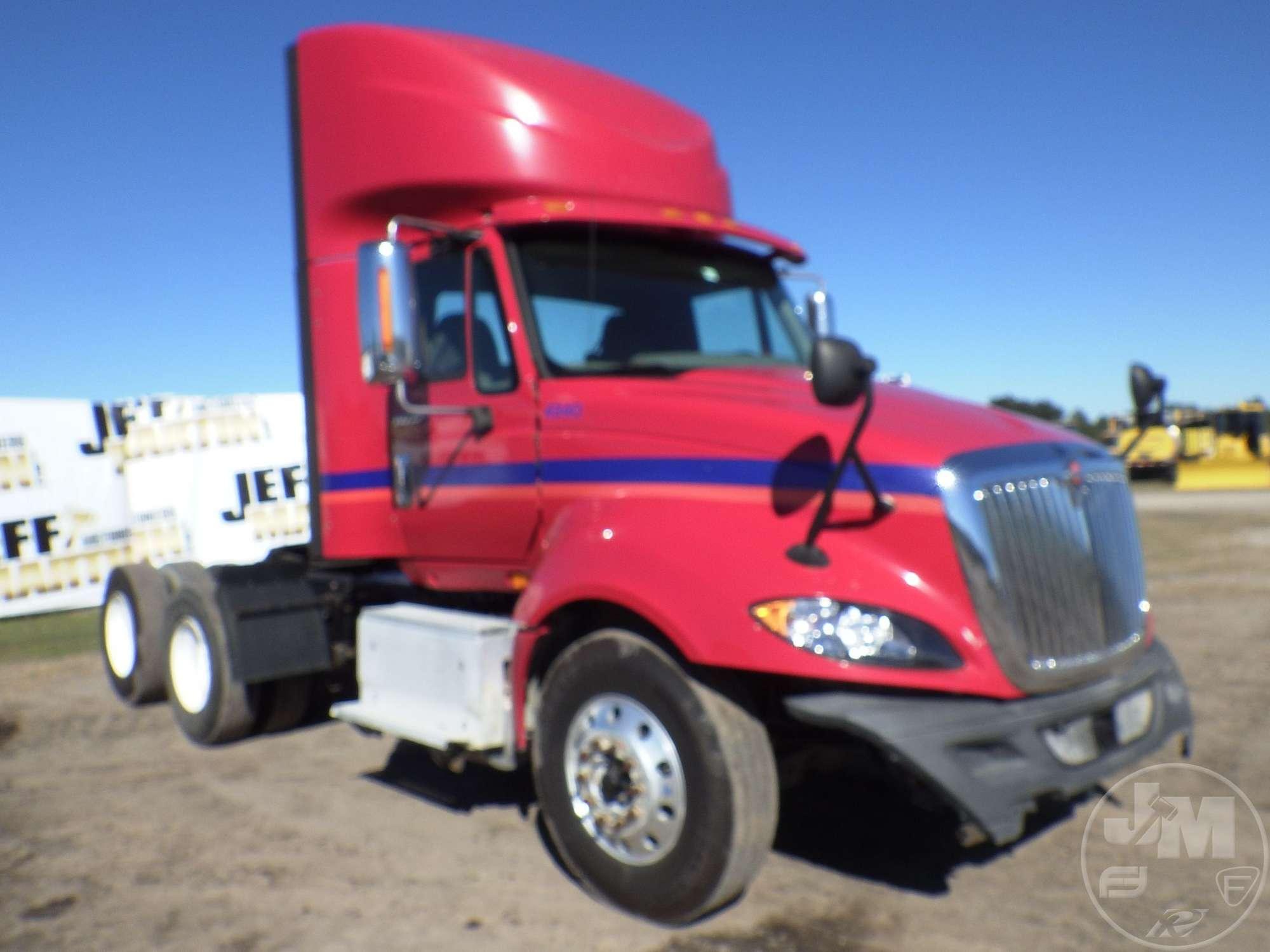 2014 INTERNATIONAL LF687 TANDEM AXLE DAY CAB TRUCK TRACTOR VIN: 3HSDJSNR0EN791203