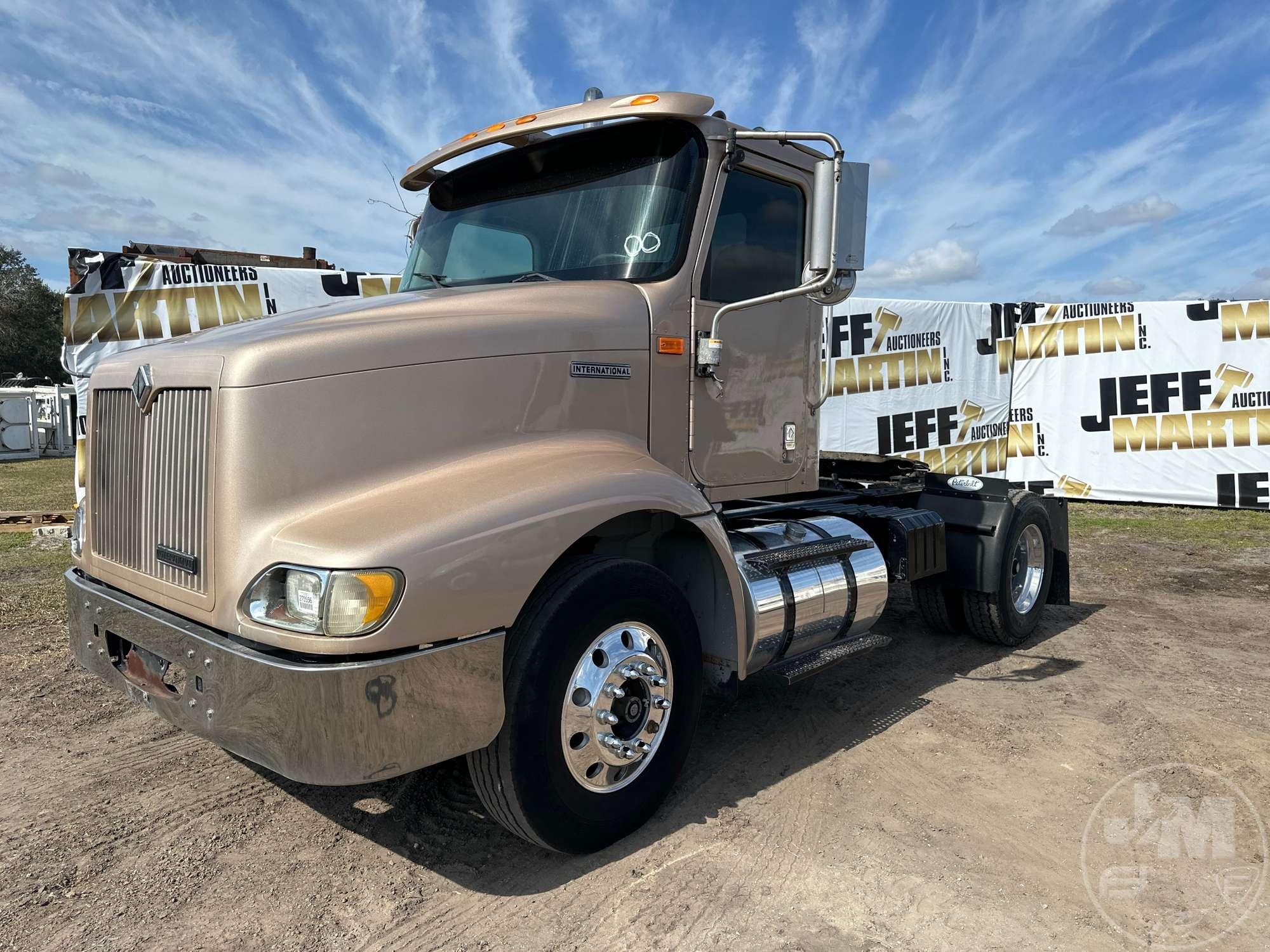 2000 INTERNATIONAL 9100I SINGLE AXLE DAY CAB TRUCK TRACTOR VIN: 2HSCAAHN7YC074740