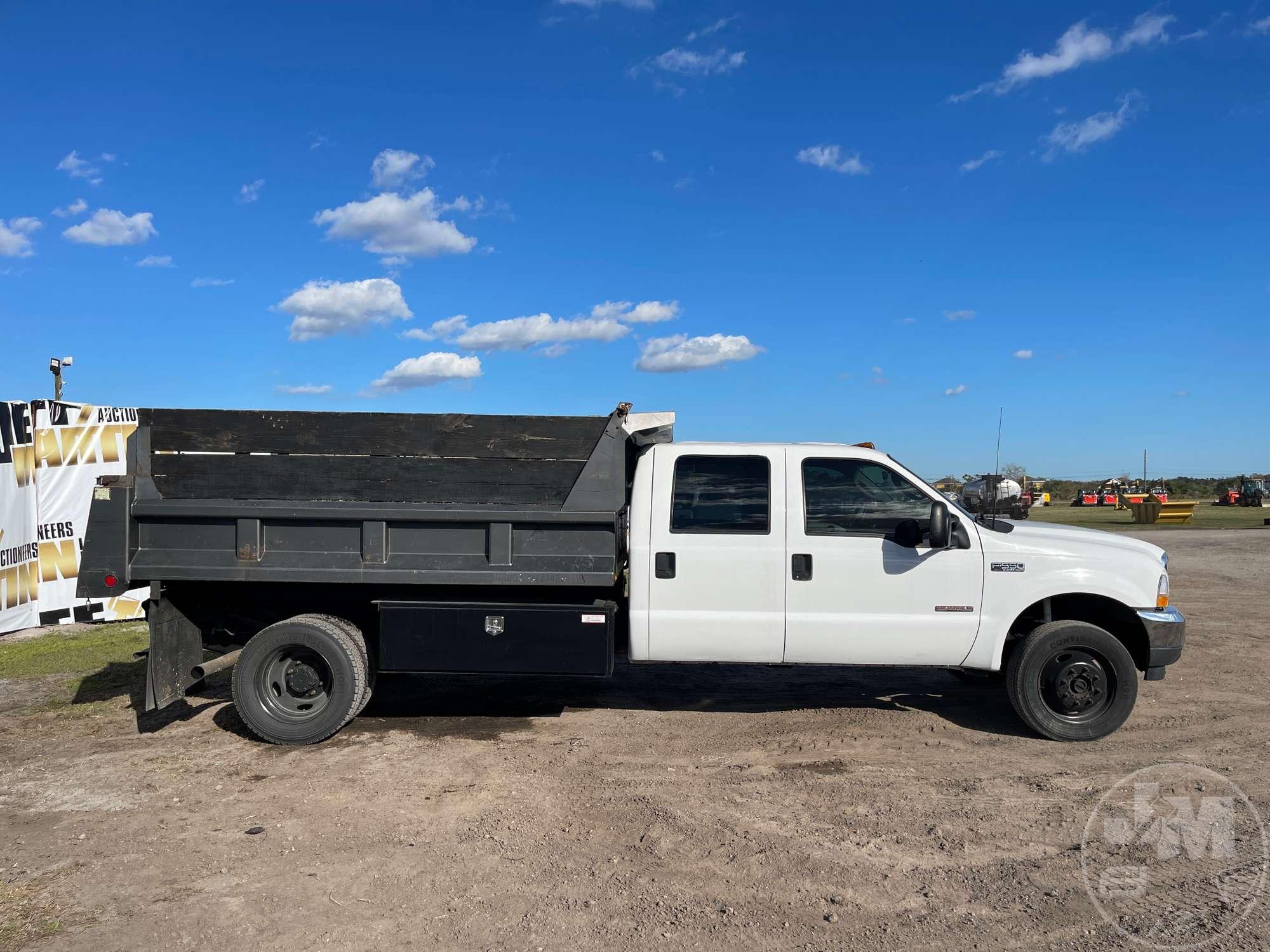 2004 FORD F-550 CREW CAB SINGLE AXLE DUMP TRUCK VIN: 1FDAW57P44ED99048