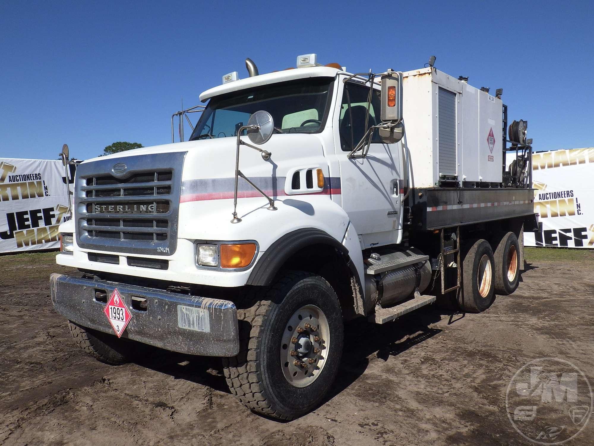 2007 STERLING TRUCK L8500 SERIES VIN: 2FZHAWDC67AX59907 TANDEM AXLE FUEL & LUBE TRUCK