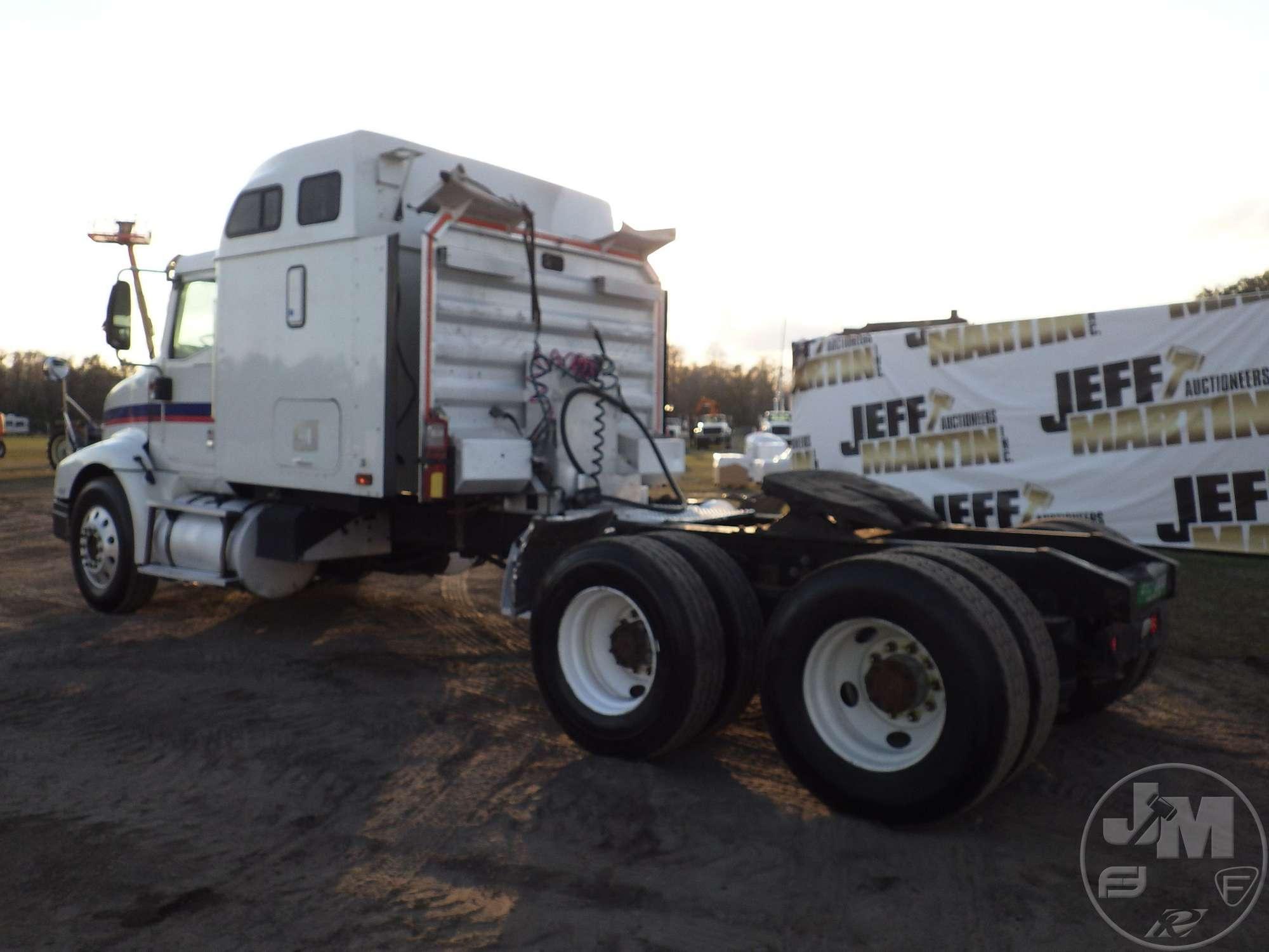 2006 INTERNATIONAL 9200I TANDEM AXLE TRUCK TRACTOR VIN: 2HSCEAPR86C172259