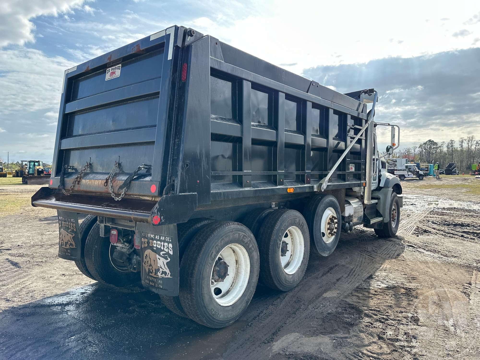 2015 MACK GU TRI-AXLE DUMP TRUCK VIN: 1M2AX13C8FM028766