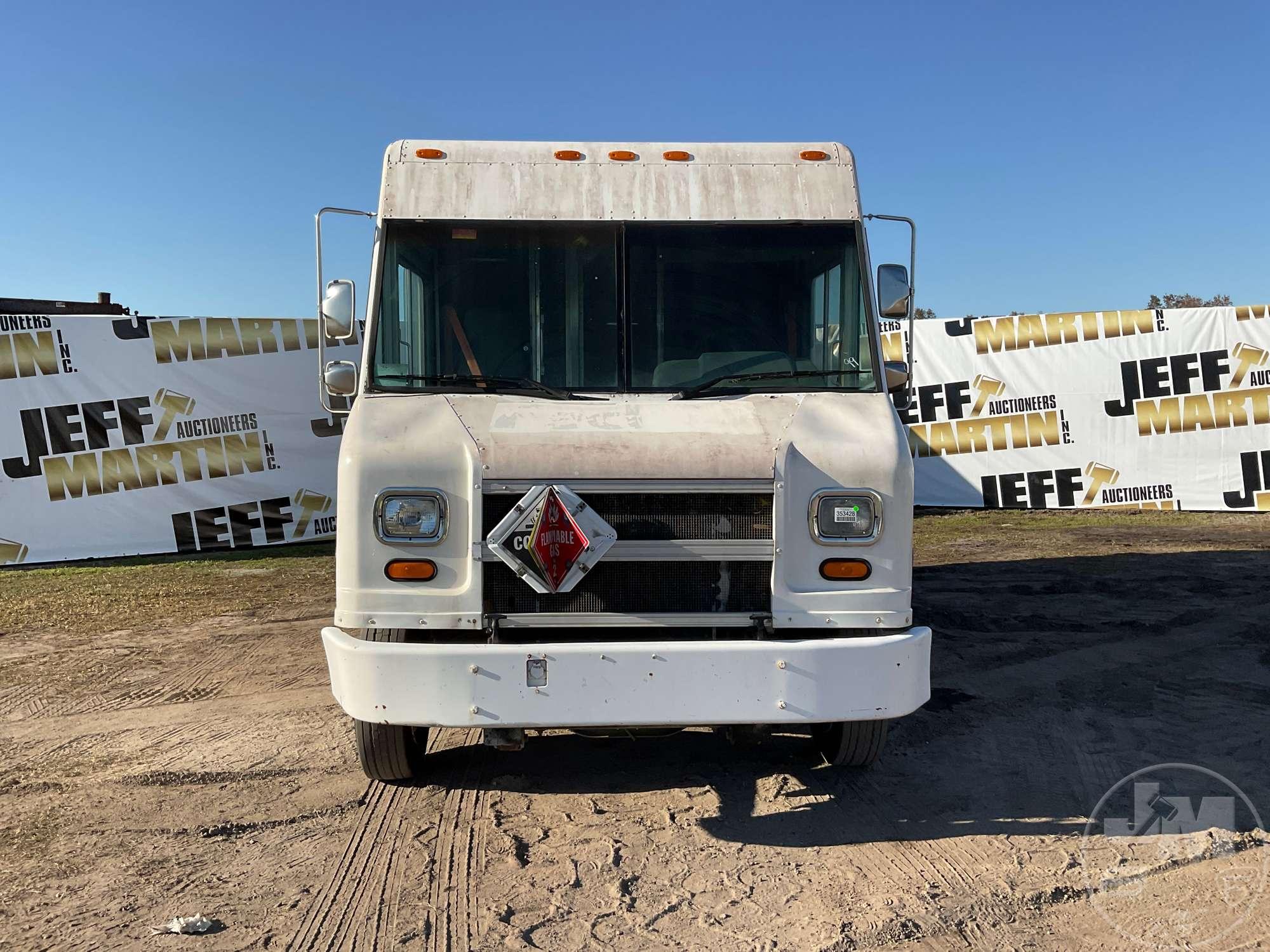 1999 FREIGHTLINER MT 45 CHASSIS VAN TRUCK SINGLE AXLE VIN: 4UZA4FF40XCA61152