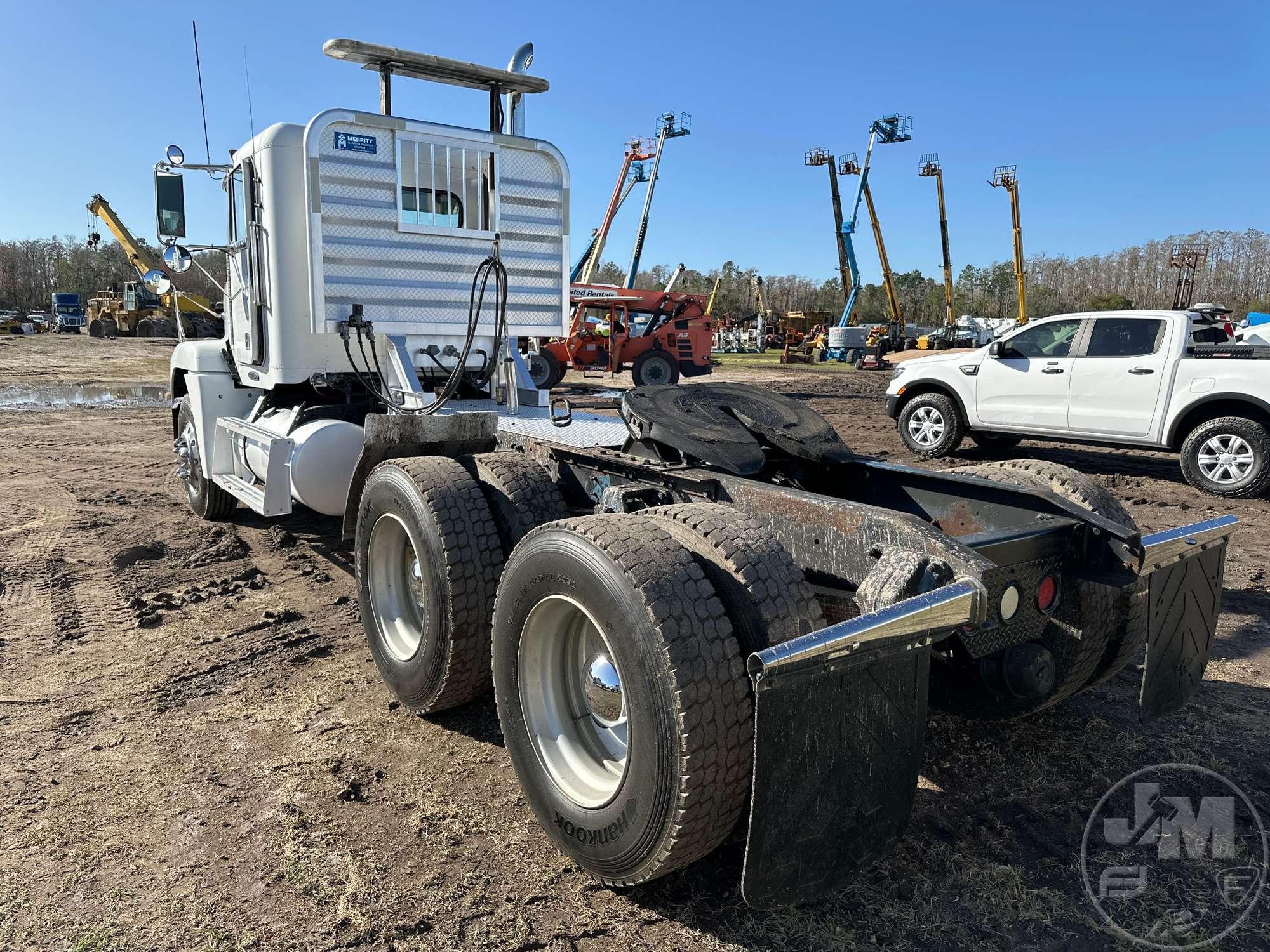 1993 FREIGHTLINER USF-1E TANDEM AXLE DAY CAB TRUCK TRACTOR VIN: 1FUYDPYB4PH416014