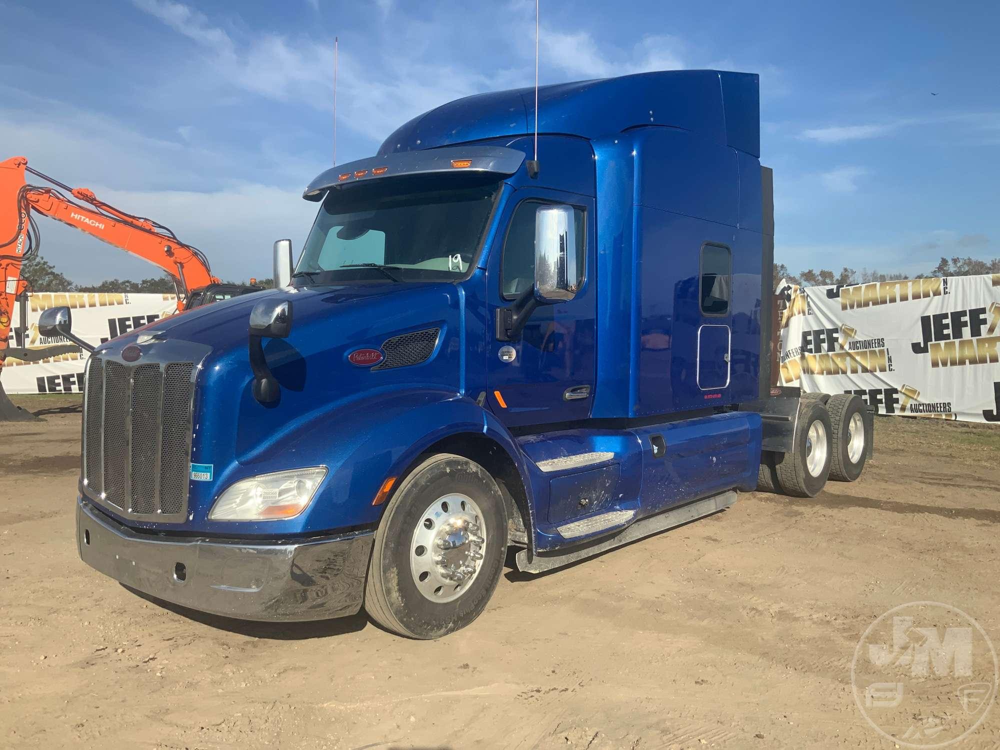 2019 PETERBILT 579 TANDEM AXLE TRUCK TRACTOR VIN: 1XPBDP9X8KD612561