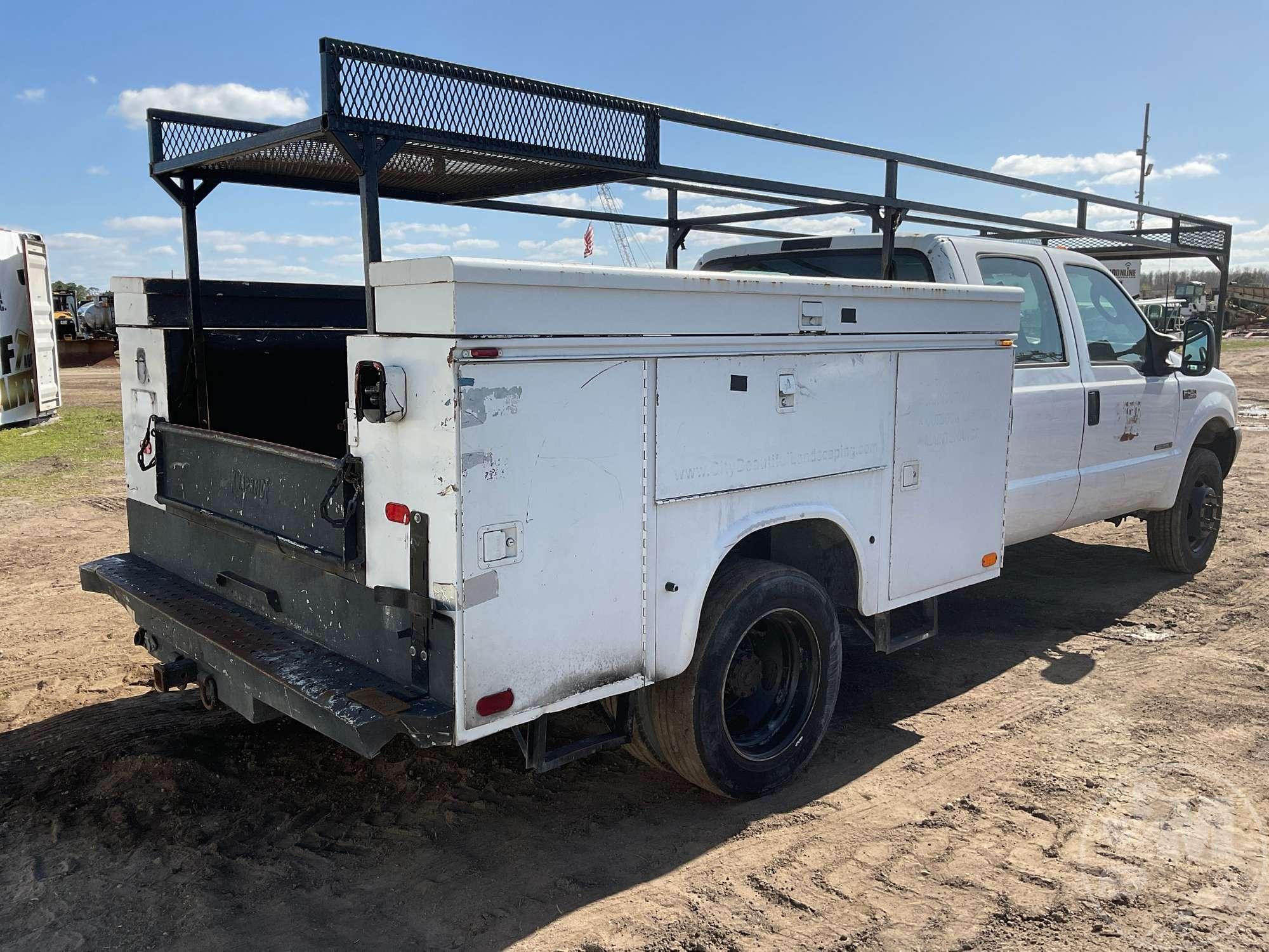 2003 FORD F-450 XL S/A UTILITY TRUCK VIN: 1FDXW46F13EA63868