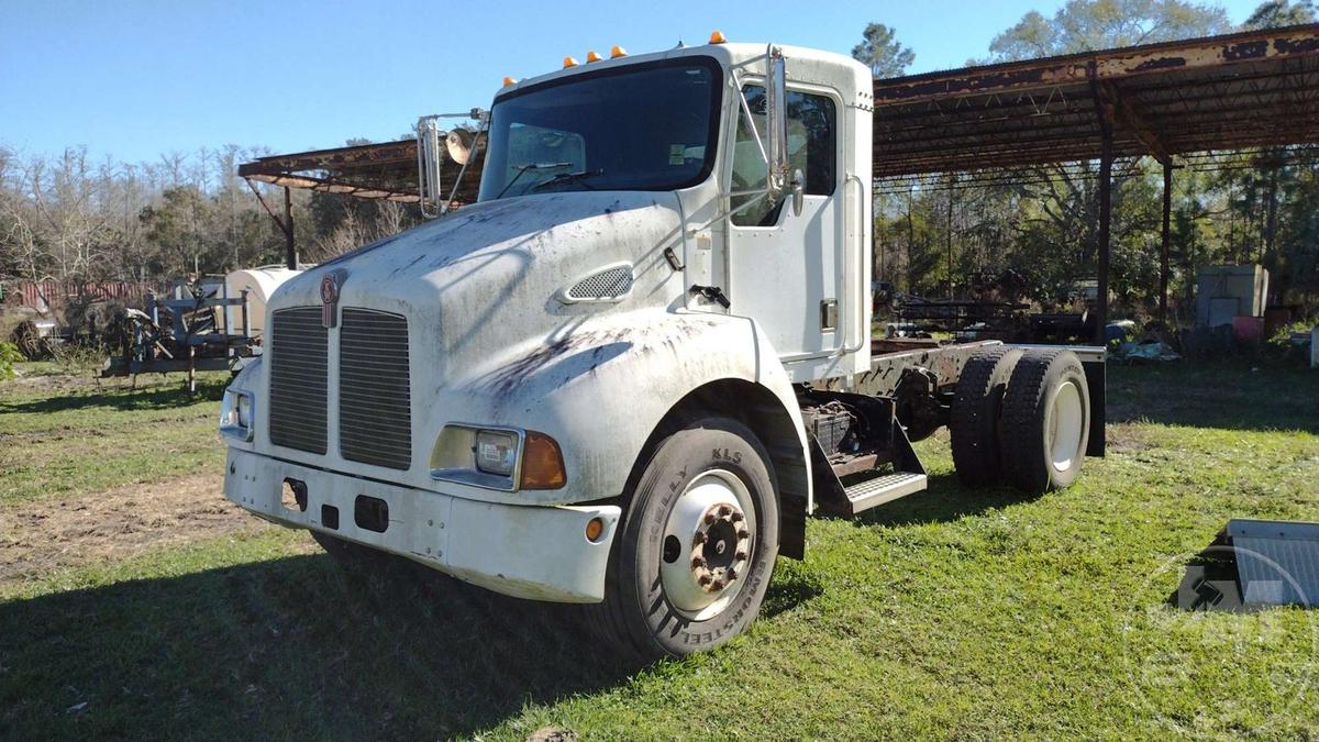 2002 KENWORTH T300 VIN: 2NKMHD6X12M889997 CAB & CHASSIS