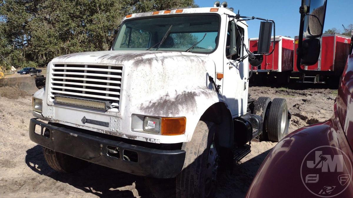 1998 INTERNATIONAL 4900 VIN: 1HSSDAAN1WH529276 S/A DAY CAB TRUCK TRACTOR