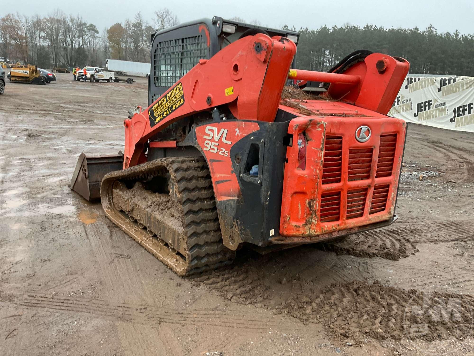 KUBOTA MODEL SVL95-2S MULTI TERRAIN LOADER SN: 31096 CAB