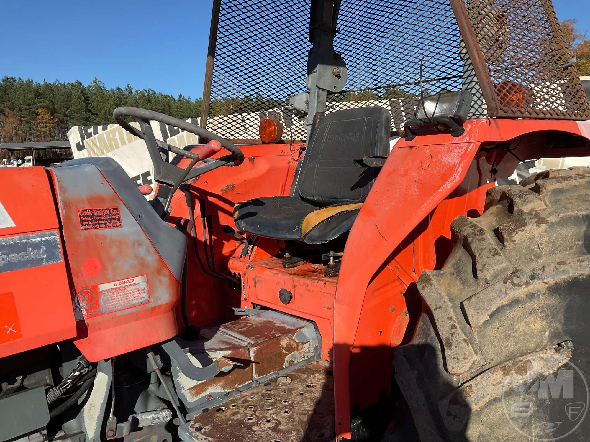 KUBOTA M8200 TRACTOR SN: 10119