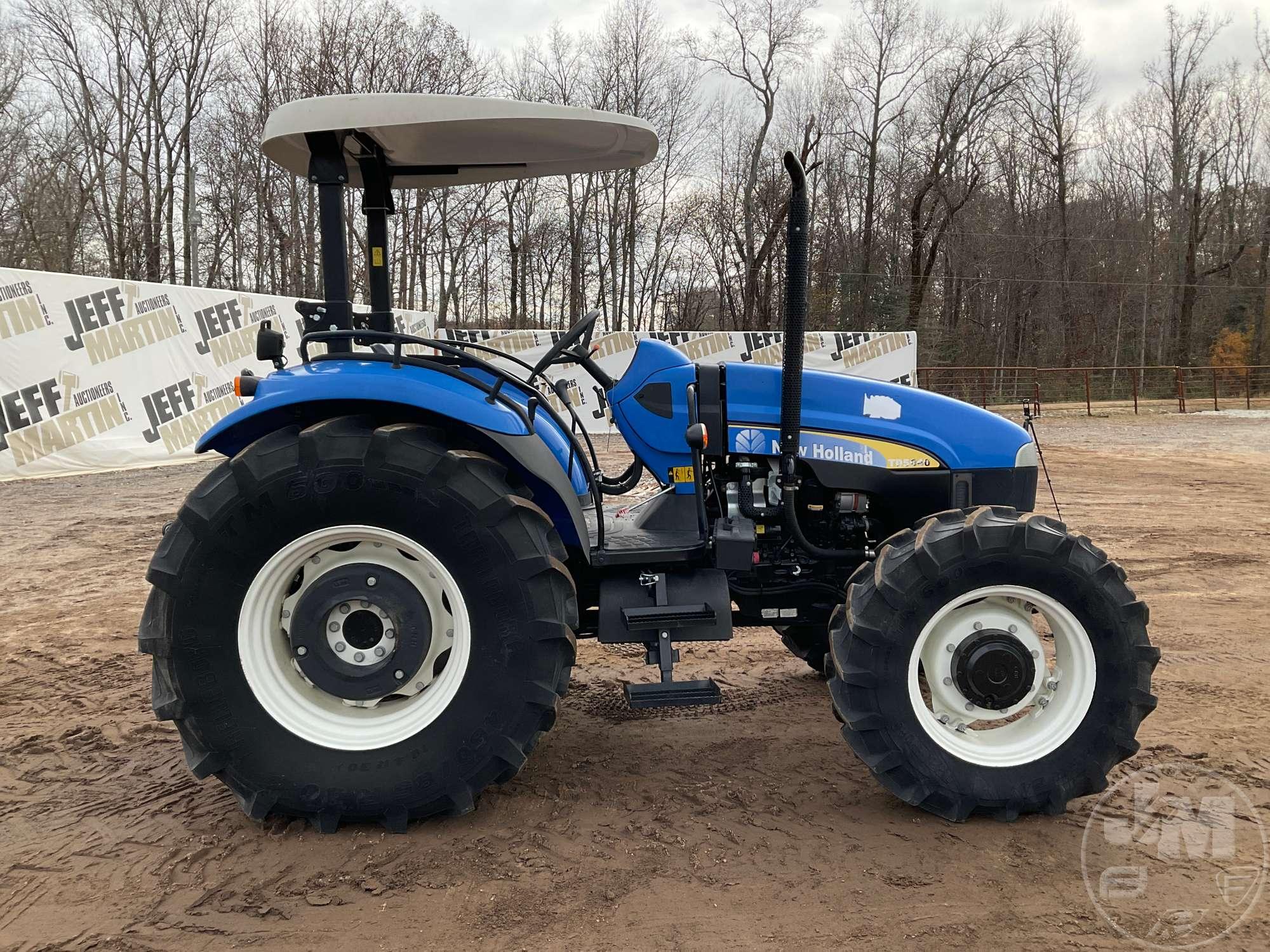 NEW HOLLAND TD5040 4X4 TRACTOR SN: ZDJN04681