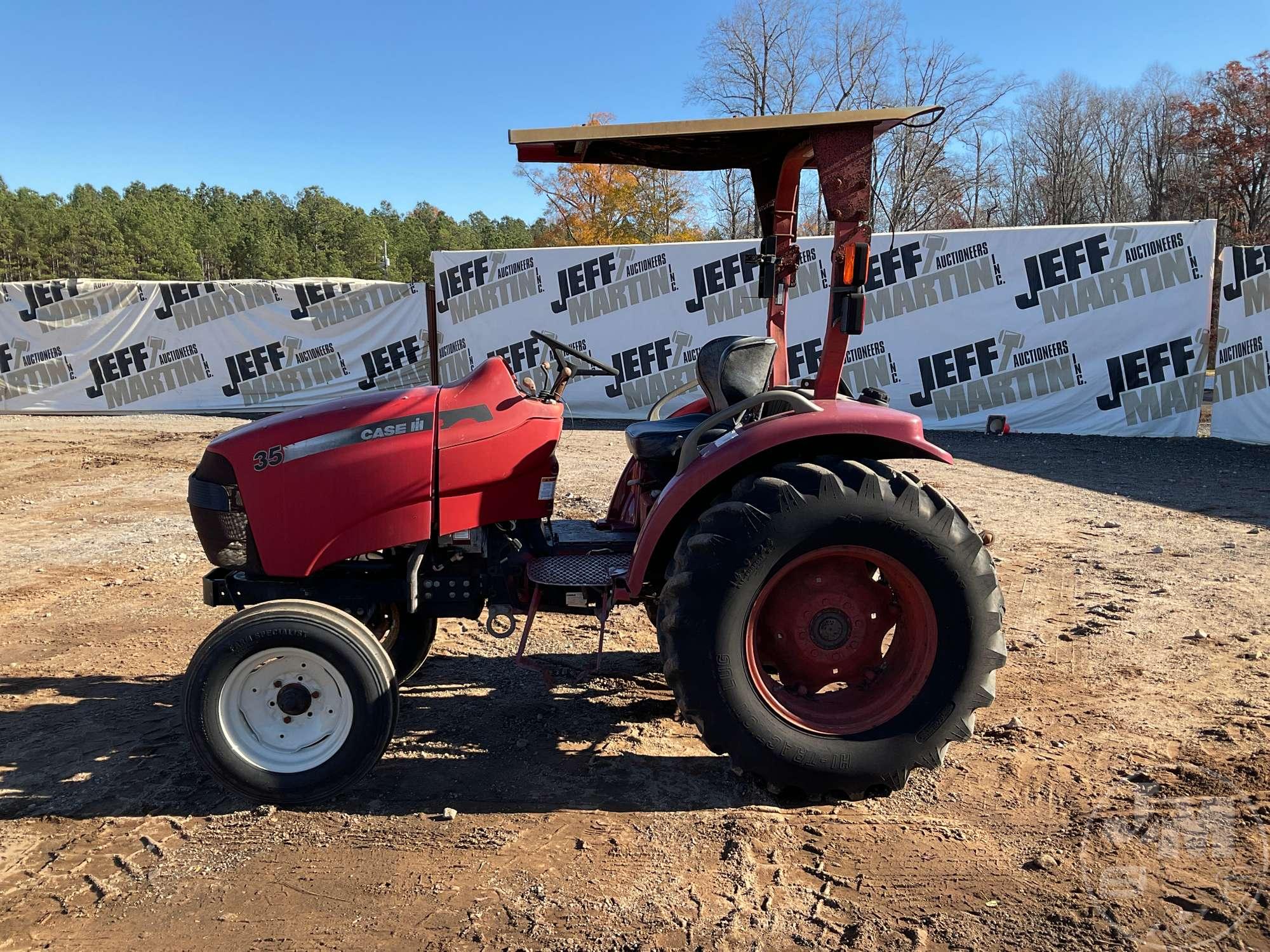 CASE D35 FARMALL TRACTOR SN: HBA016557