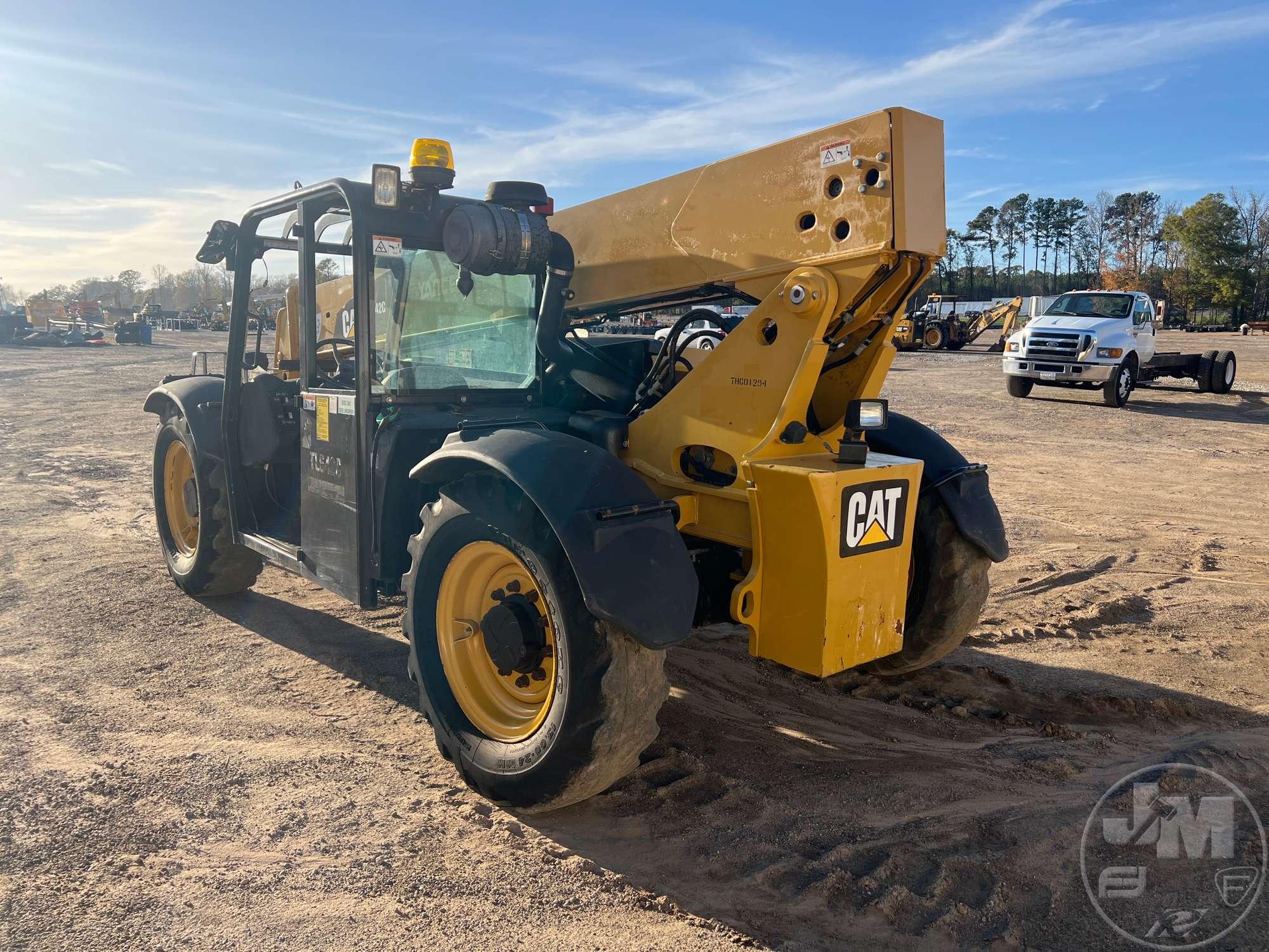 2015 CATERPILLAR TL642C TELESCOPIC FORKLIFT SN: THG01294