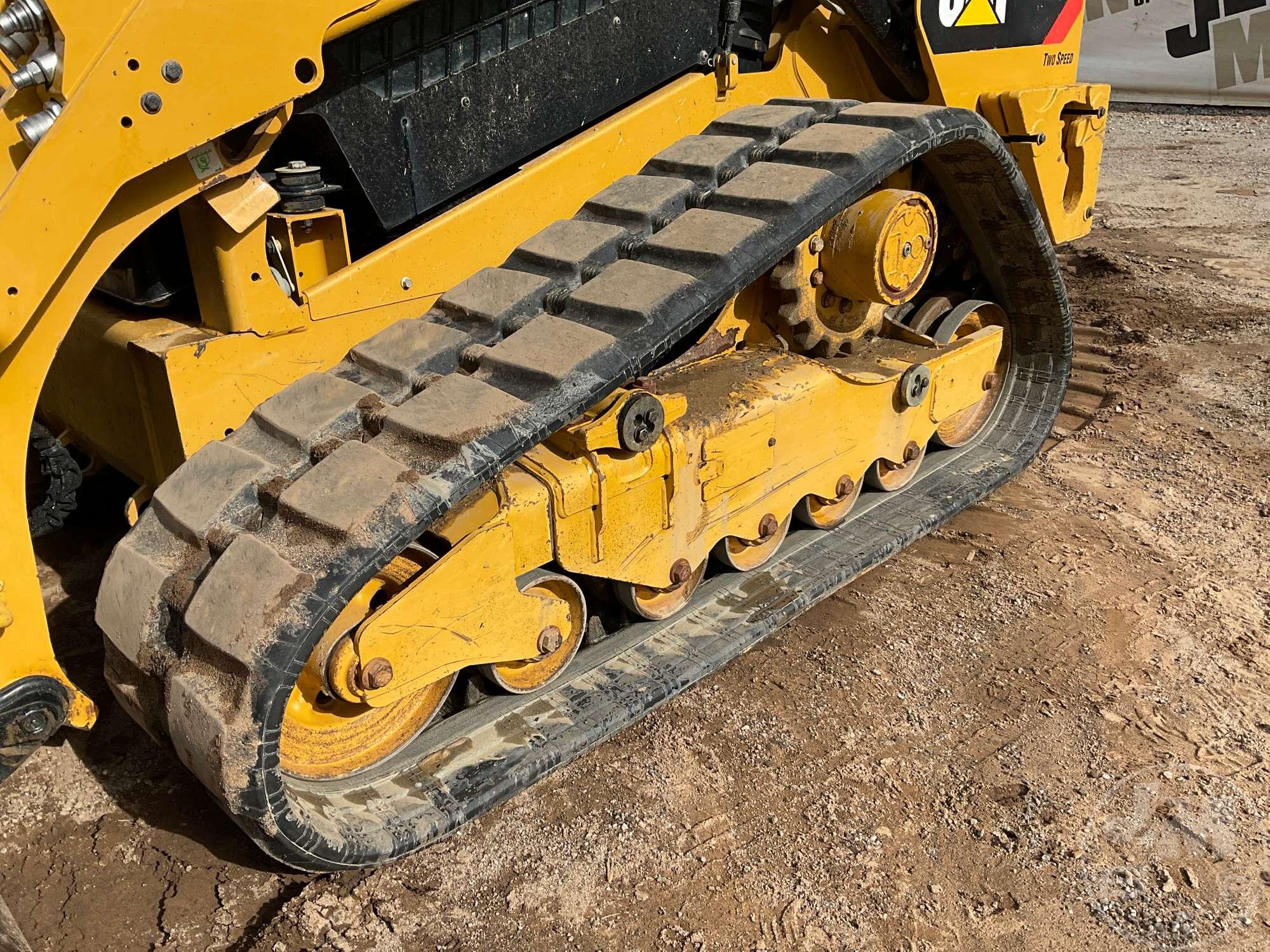 2019 CATERPILLAR MODEL 289D MULTI TERRAIN LOADER SN: TAW13450 CAB