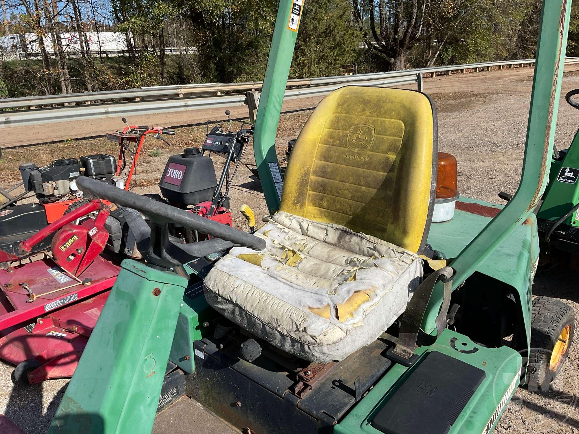 JOHN DEERE F925 SN: M0F925X140255 RIDING MOWER