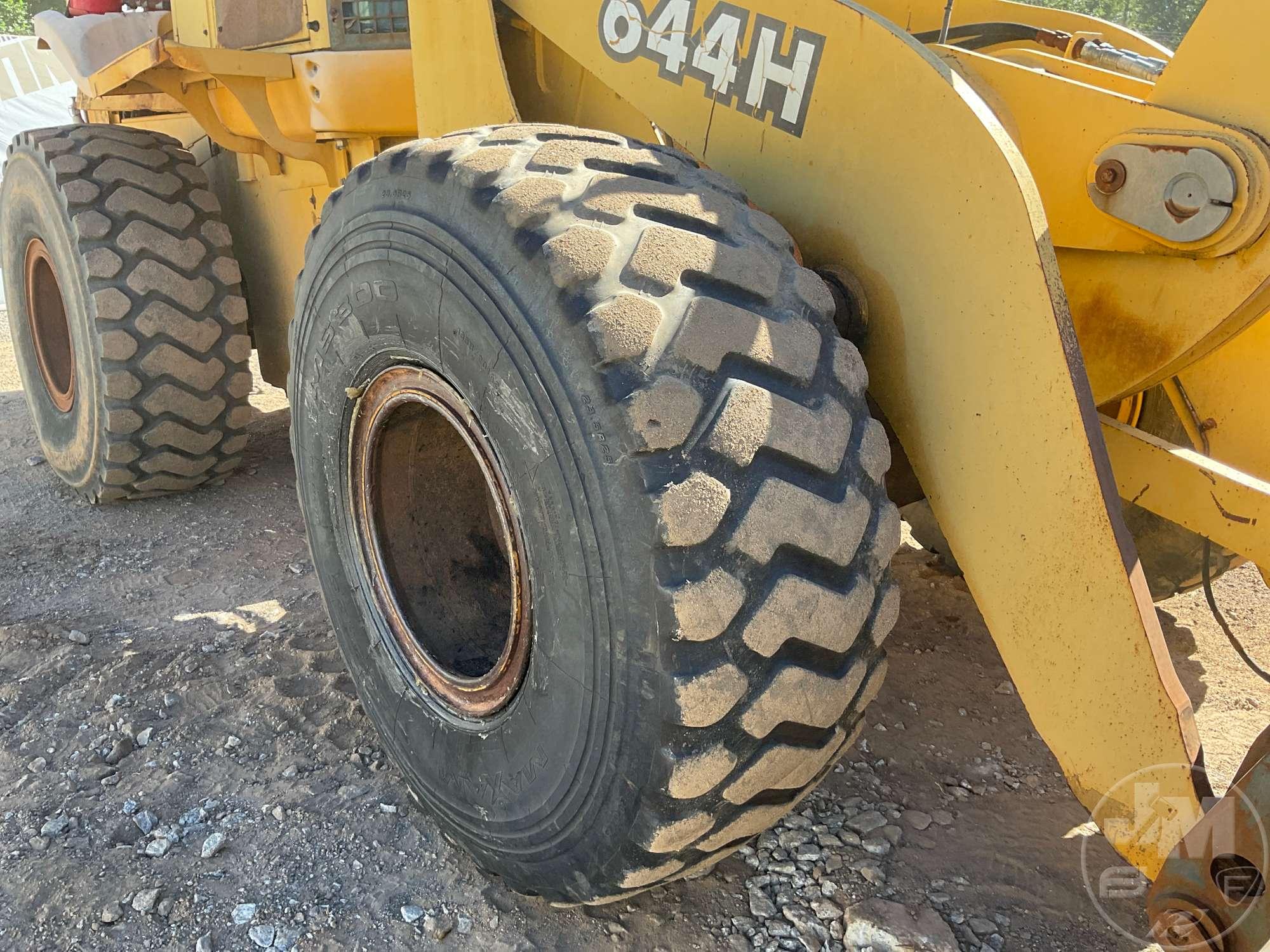 2000 DEERE 644H WHEEL LOADER SN: DW644HX576800