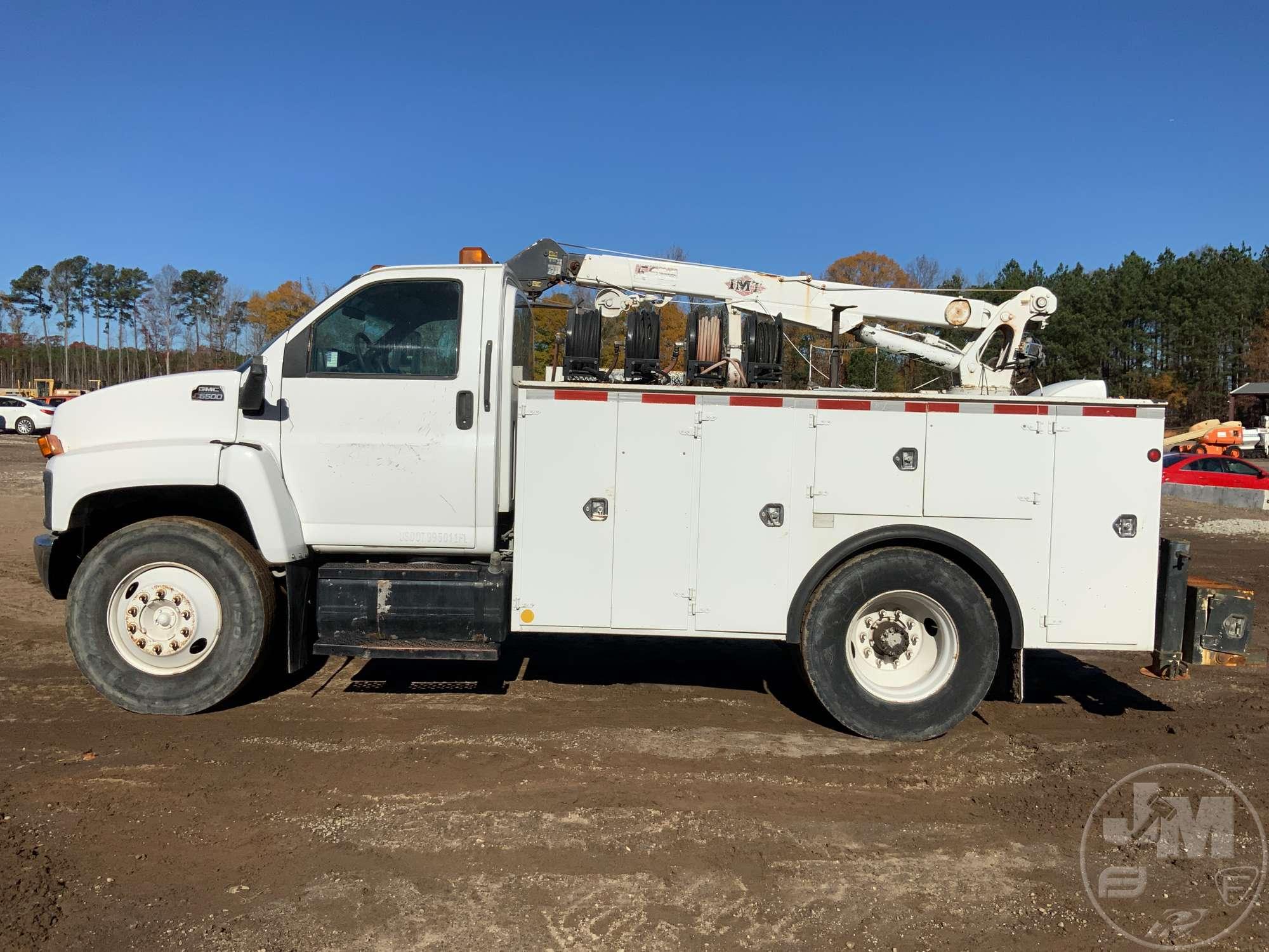 2003 GMC C6500 S/A MECHANICS TRUCK VIN: 1GDL6J1C53F513235