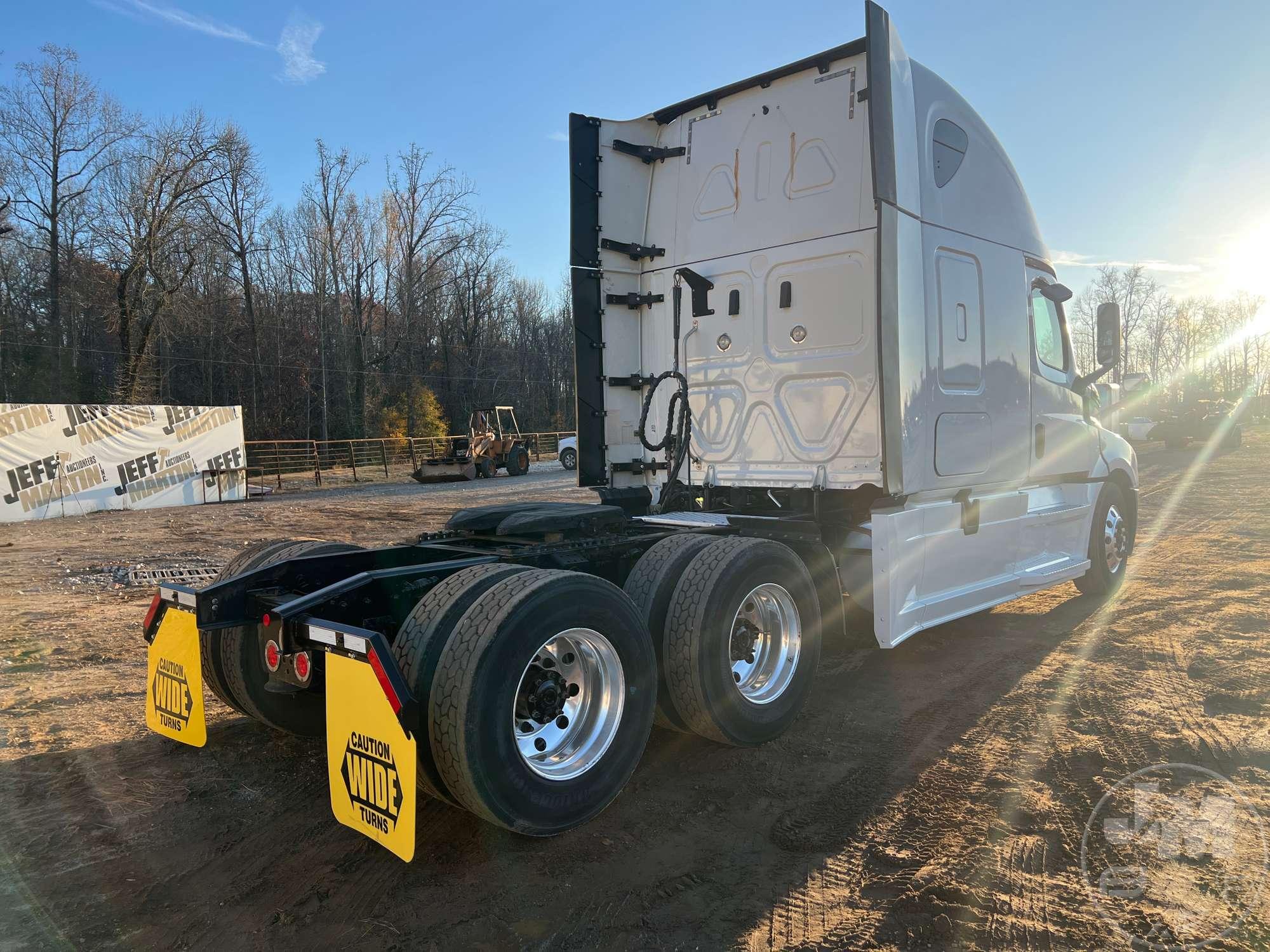 2018 FREIGHTLINER CASCADIA 125 NEXT GEN VIN: 3AKJHHDR2JSJJ0730 TANDEM AXLE TRUCK TRACTOR