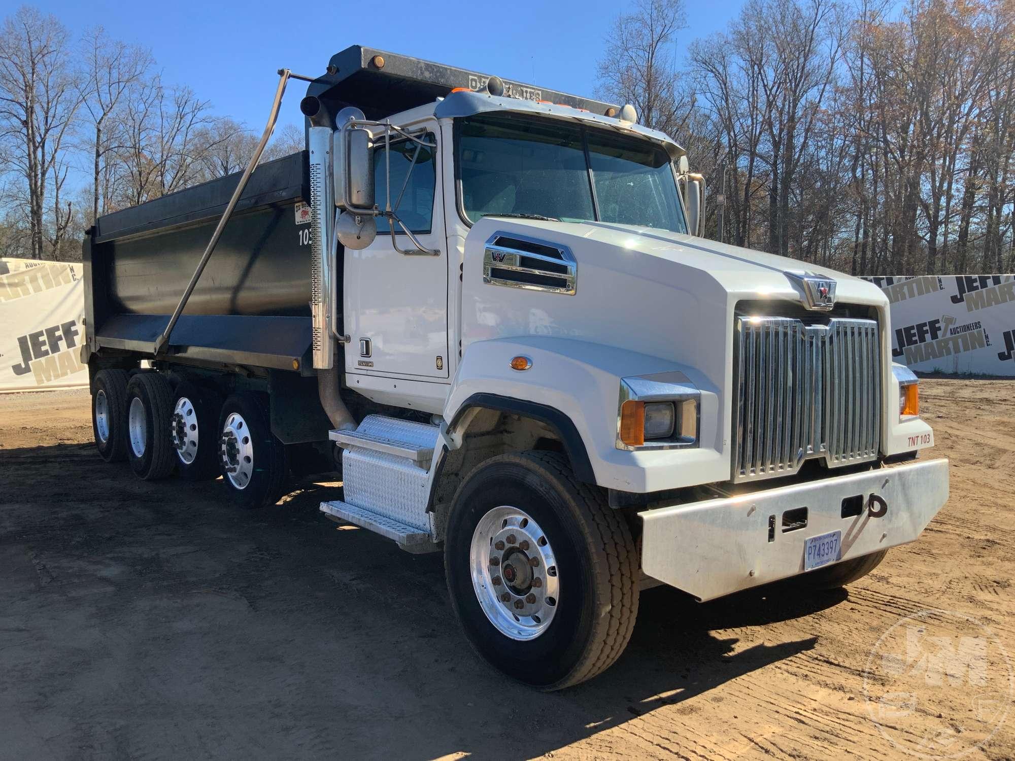 2016 WESTERN STAR 4700 QUAD AXLE DUMP TRUCK VIN: 5KKSAVDV6GLHC8081