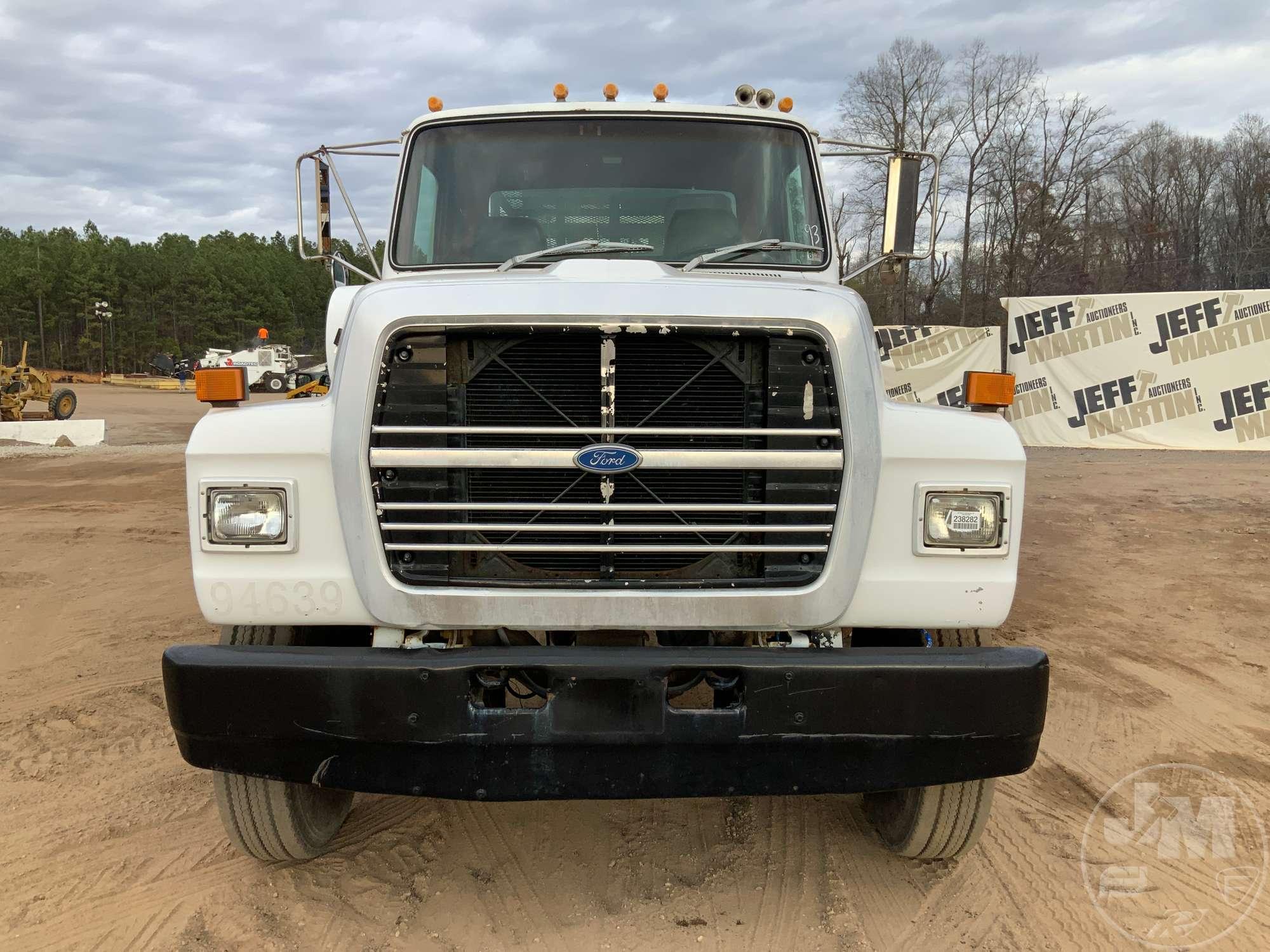 1993 FORD LT800 VIN: 1FDYU82E8PVA01016 T/A ATTENUATOR TRUCK