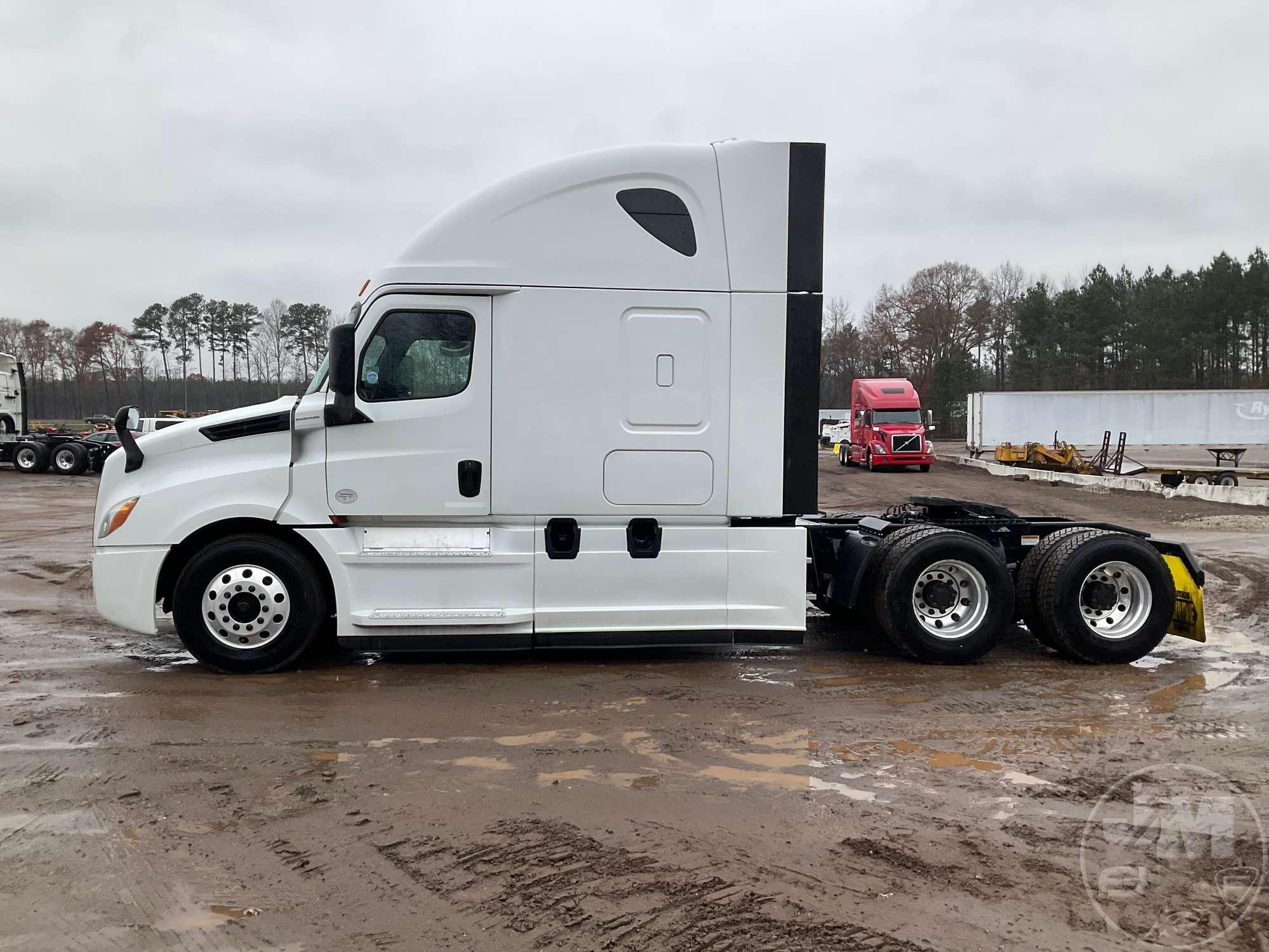 2018 FREIGHTLINER CASCADIA VIN: 3AKJHHDR8JSJH9790 TANDEM AXLE TRUCK TRACTOR