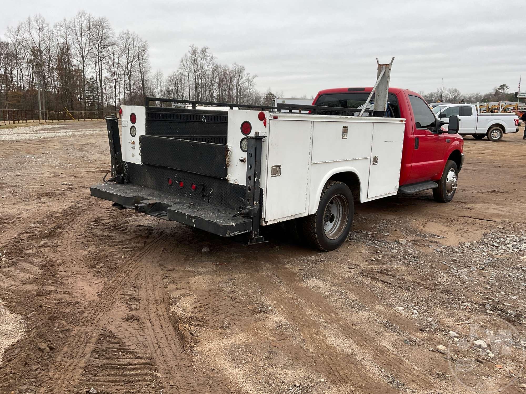 1999 FORD F-450 SUPER DUTY S/A UTILITY TRUCK VIN: 1FDXF46F9XEB63884