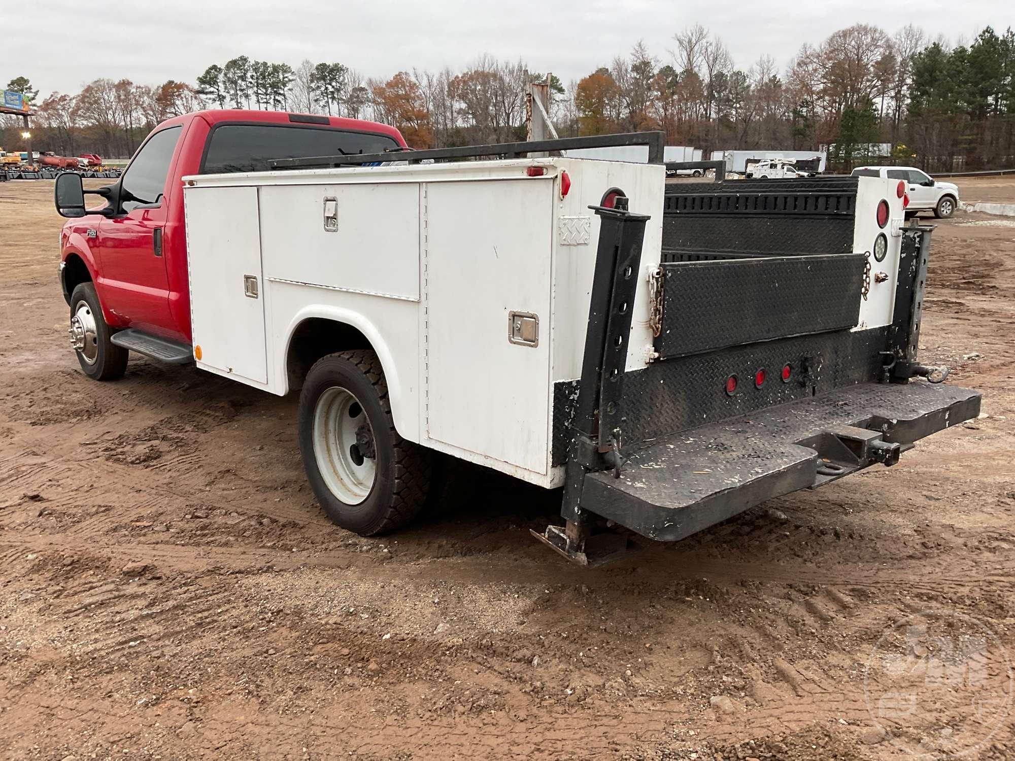 1999 FORD F-450 SUPER DUTY S/A UTILITY TRUCK VIN: 1FDXF46F9XEB63884