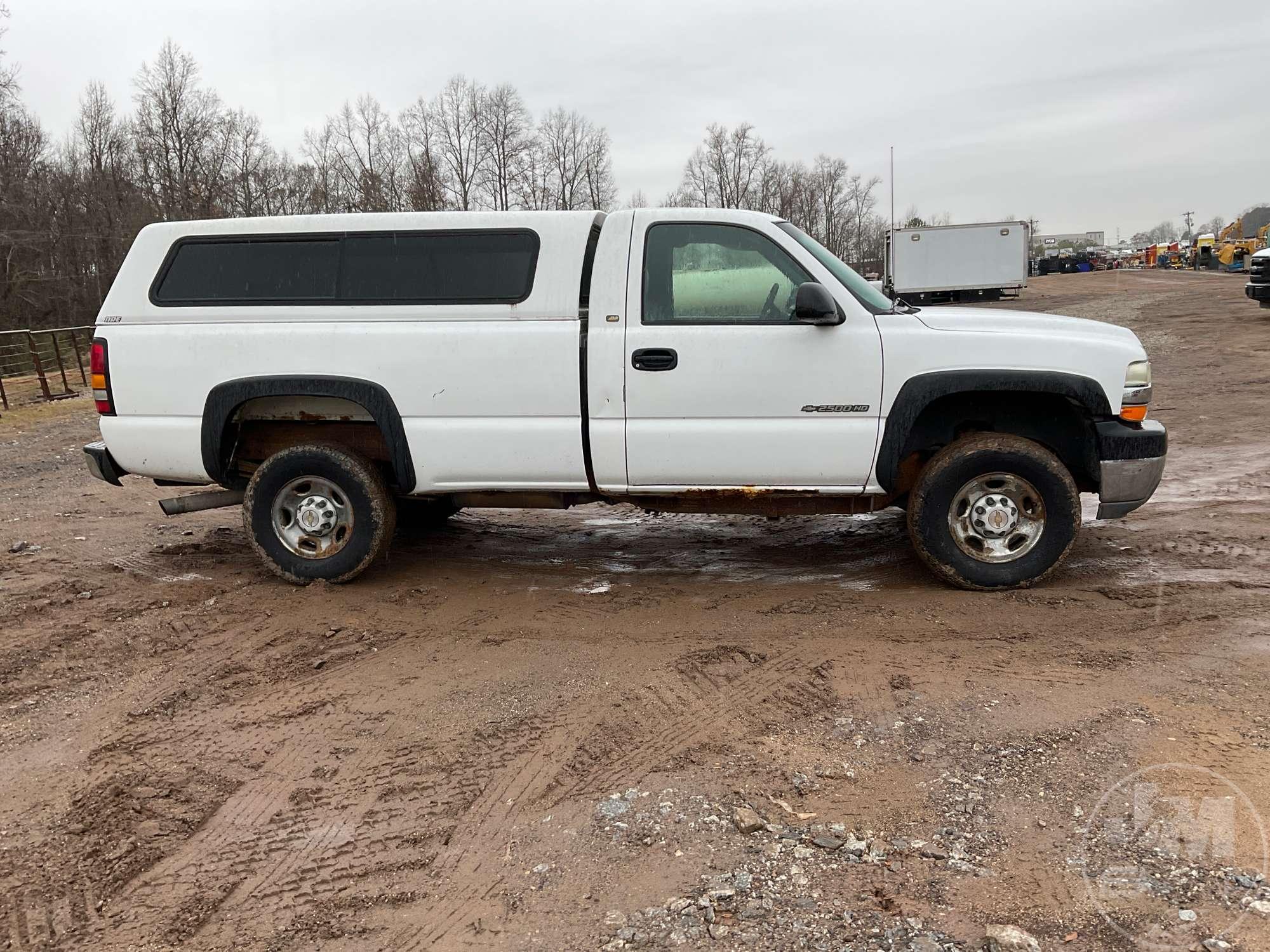 2002 CHEVROLET SILVERADO 2500 HD REGULAR CAB 3/4 TON PICKUP VIN: 1GCHC24U32E215204