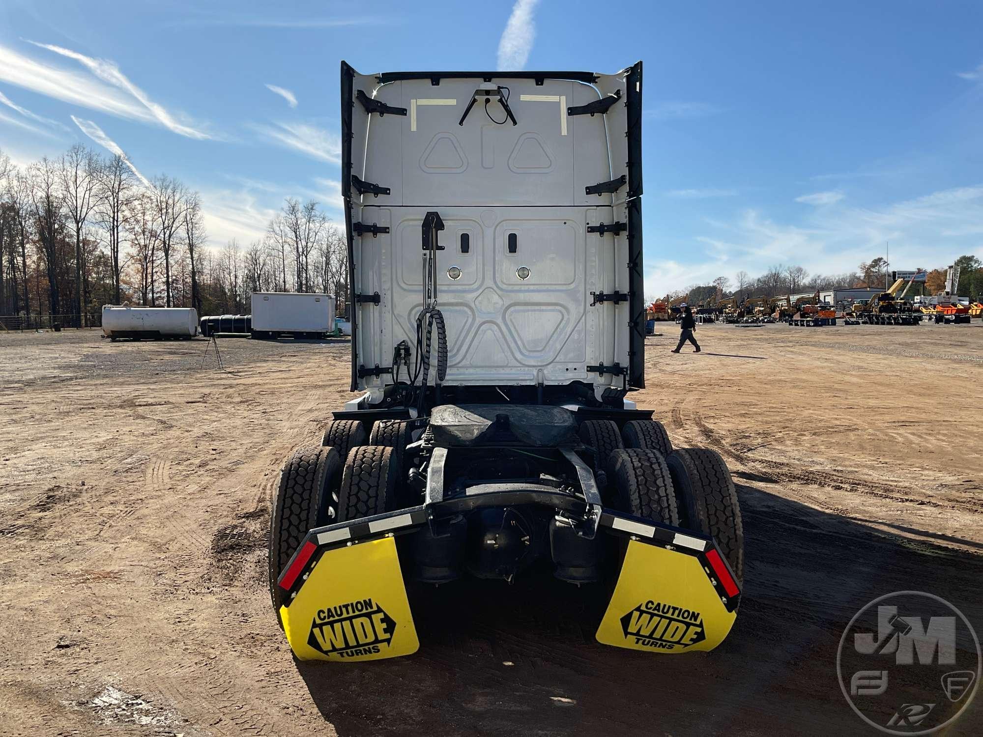 2018 FREIGHTLINER CASCADIA 125 NEXT GEN VIN: 3AKJHHFG0JSJJ1404 TANDEM AXLE TRUCK TRACTOR