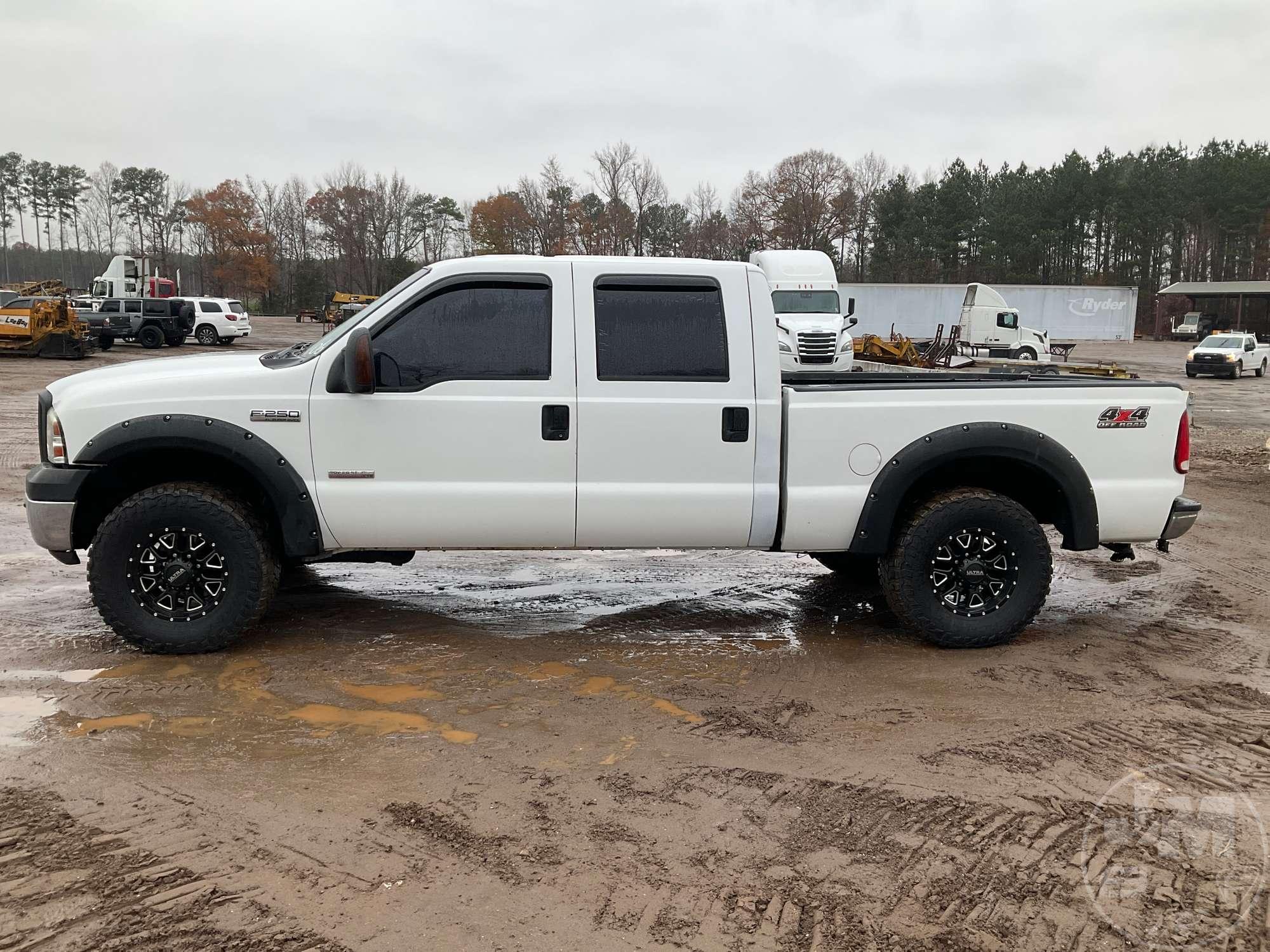 2006 FORD F-250  CREW CAB 4X4 3/4 TON PICKUP VIN: 1FTSW21P96EC75926