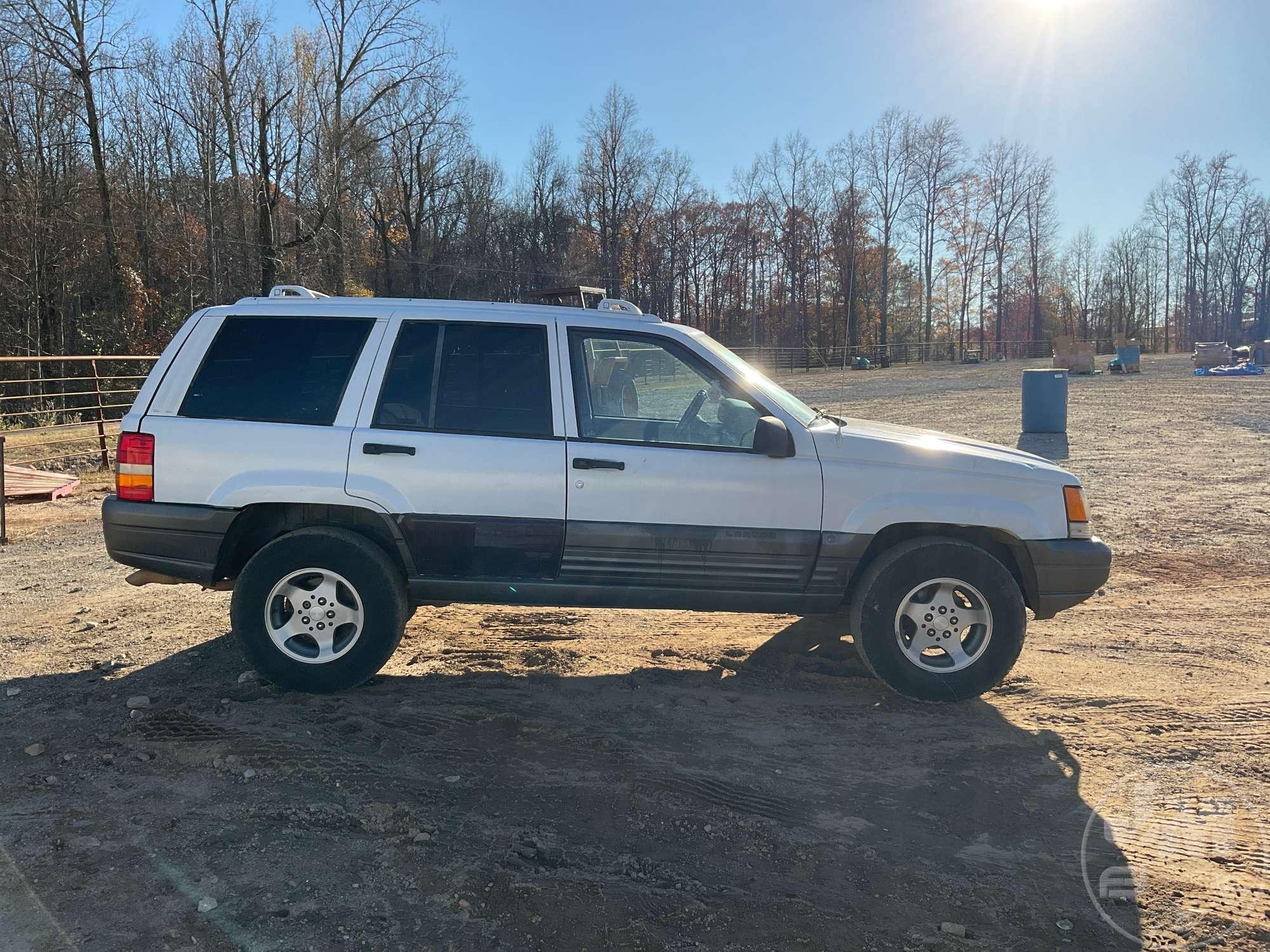 1998 JEEP GRAND CHEROKEE VIN: 1J4FX58SXWC237413 SUV