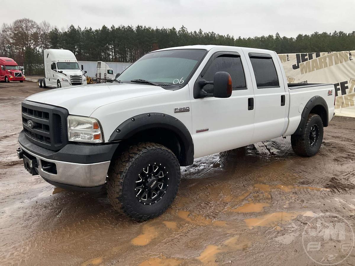 2006 FORD F-250  CREW CAB 4X4 3/4 TON PICKUP VIN: 1FTSW21P96EC75926