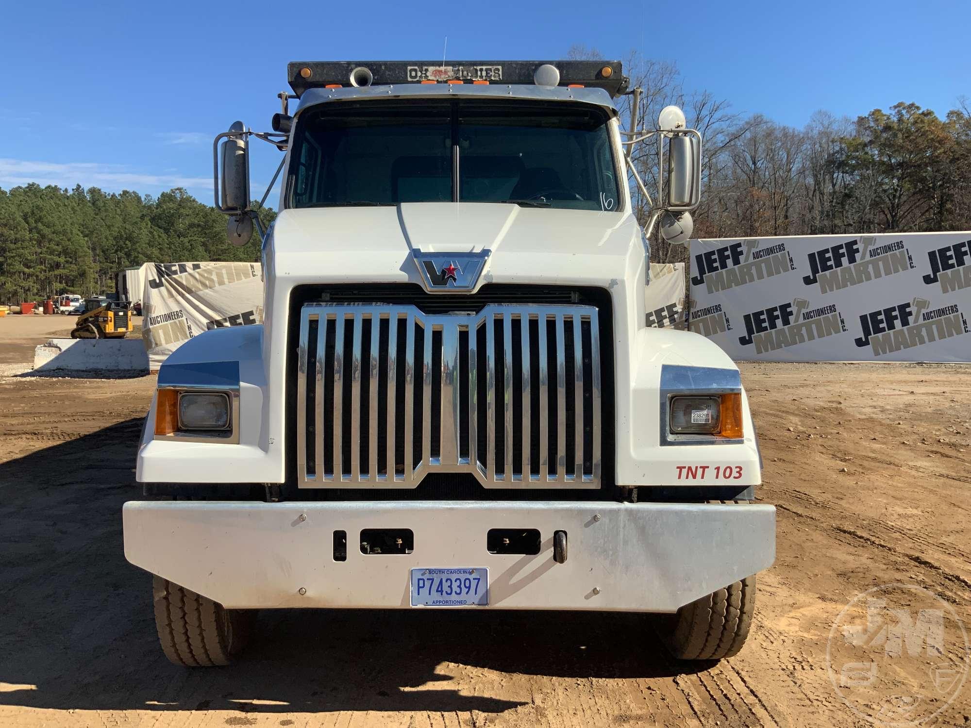 2016 WESTERN STAR 4700 QUAD AXLE DUMP TRUCK VIN: 5KKSAVDV6GLHC8081