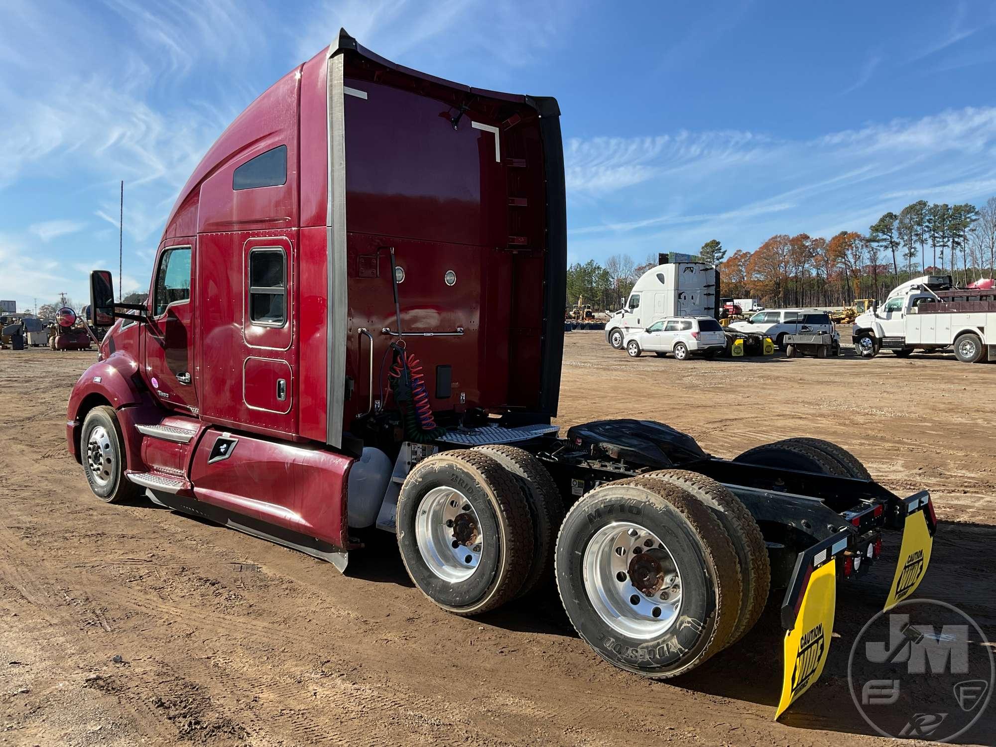 2018 KENWORTH T680 VIN: 1XKYD49X4JJ190139 TANDEM AXLE TRUCK TRACTOR