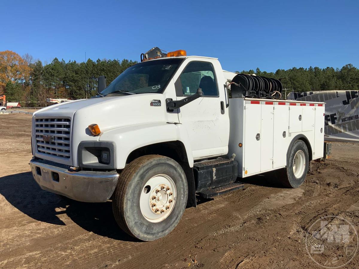 2003 GMC C6500 S/A MECHANICS TRUCK VIN: 1GDL6J1C53F513235