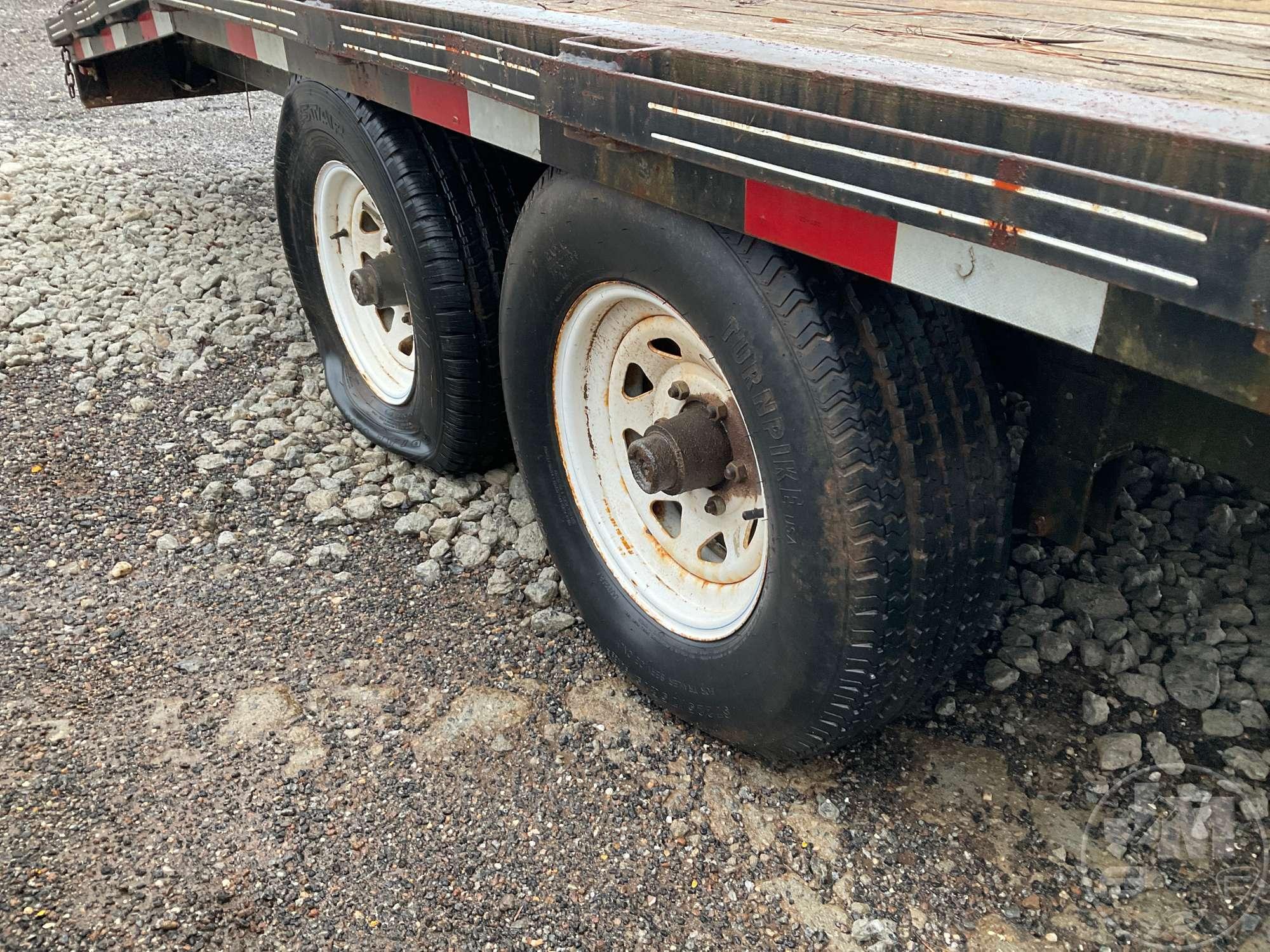 2005 CAROLINA  20' FLATBED TRAILER