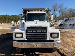 1999 MACK RD600 TRI-AXLE DUMP TRUCK VIN: 1M2P289C7XM026596