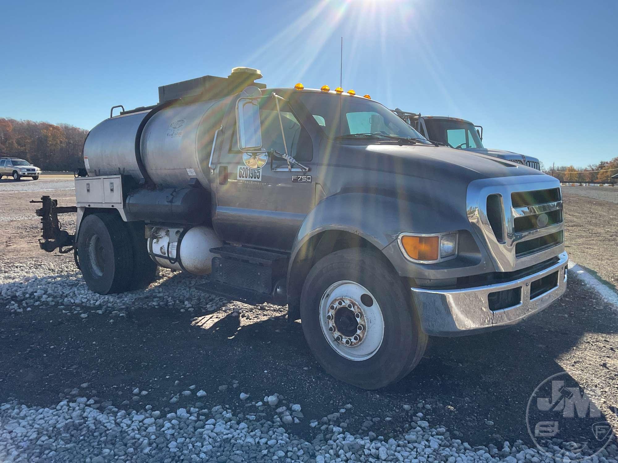 2012 FORD F-750 VIN: 3FRXF7FJ3CV157347 SINGLE AXLE ASPHALT DISTRIBUTOR TRUCK