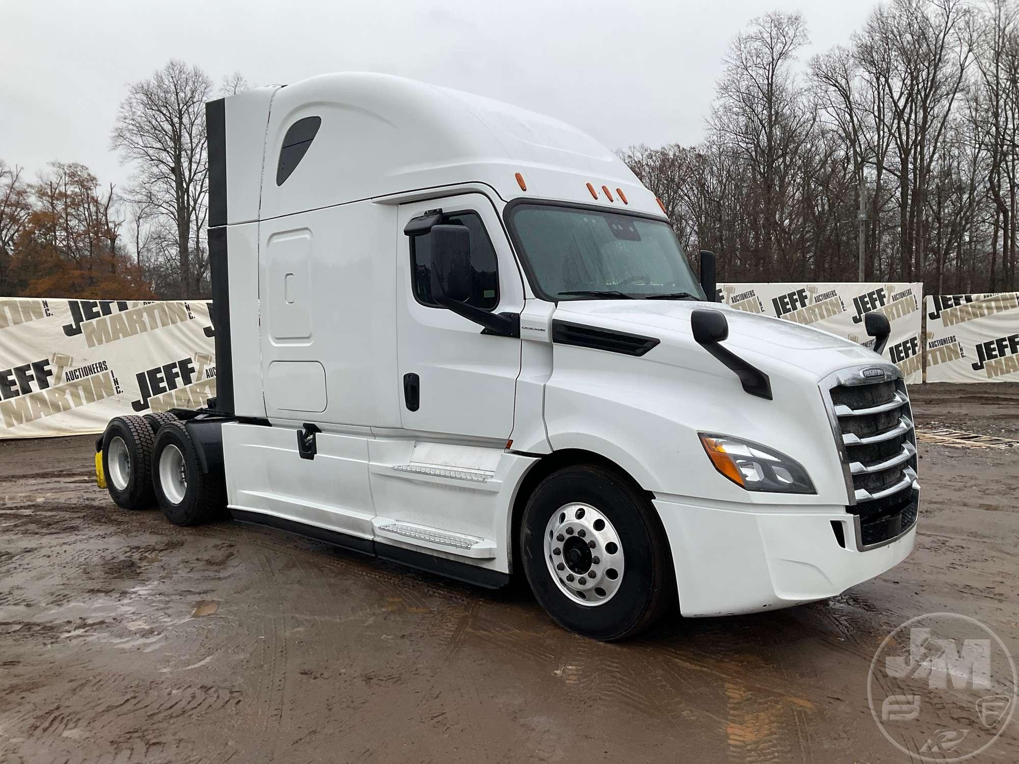 2018 FREIGHTLINER CASCADIA VIN: 3AKJHHDR8JSJH9790 TANDEM AXLE TRUCK TRACTOR