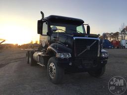 2013 VOLVO TRUCK VHD64FT VIN: 4V4KC9EG9DN151197 TANDEM AXLE DAY CAB TRUCK TRACTOR