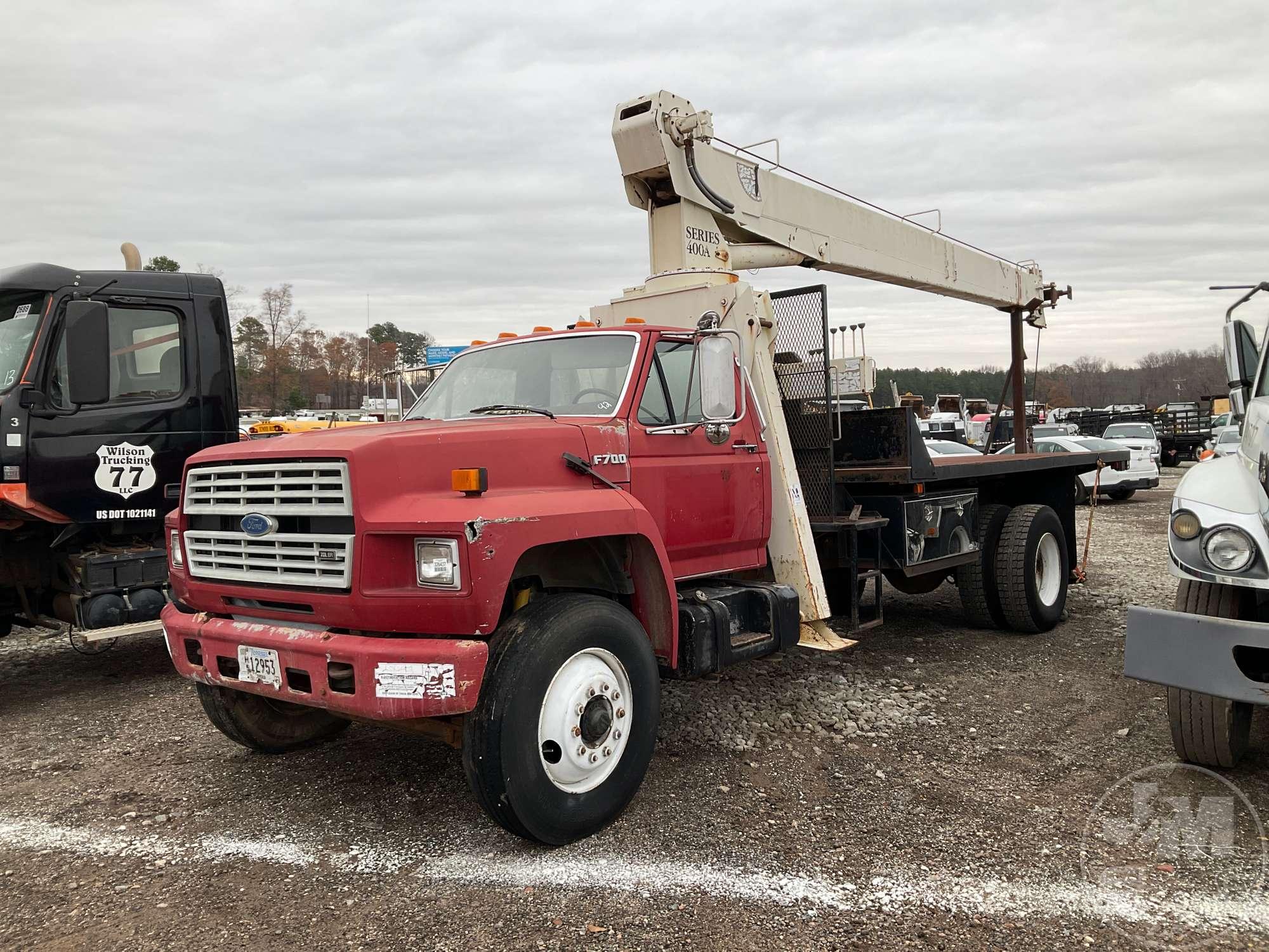 1992 FORD F-700 VIN: 1FDPF70J6NVA12674 S/A CRANE TRUCK