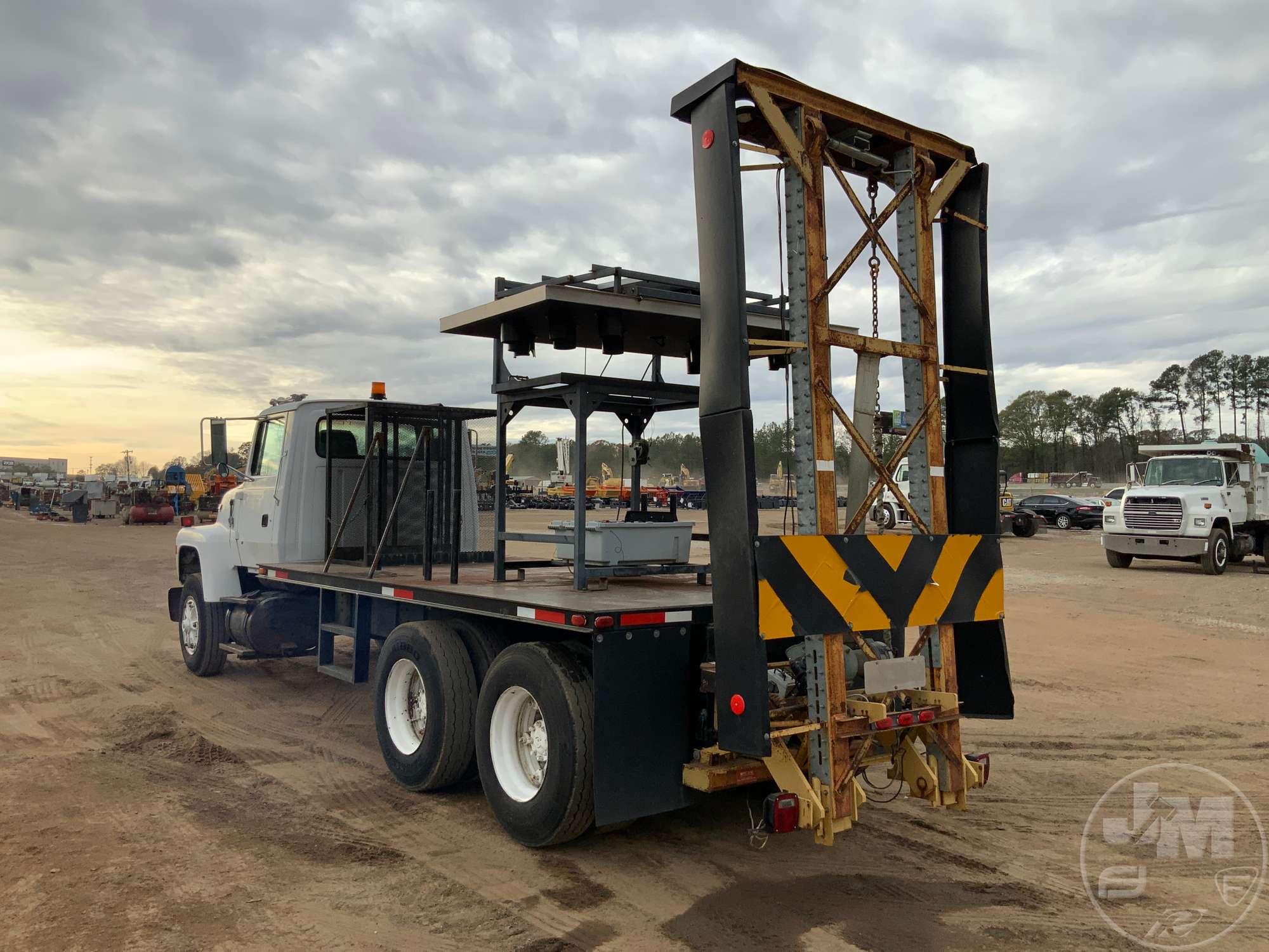 1993 FORD LT800 VIN: 1FDYU82E8PVA01016 T/A ATTENUATOR TRUCK