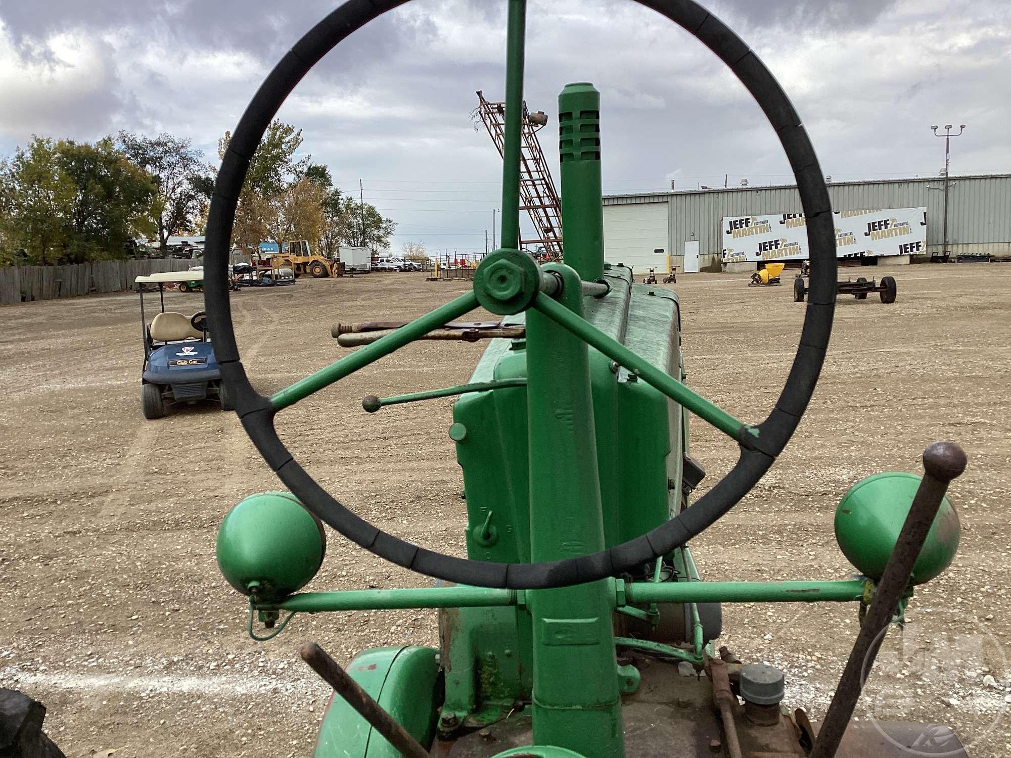 1949 JOHN DEERE A SN: 619883 TRACTOR