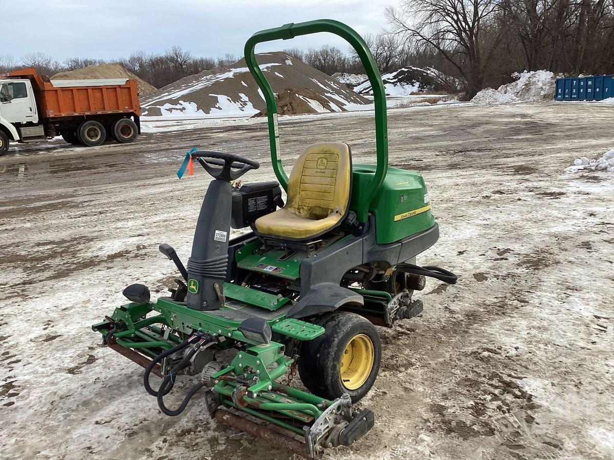 JOHN DEERE 2500E REEL MOWER SN: TC25EHG030021