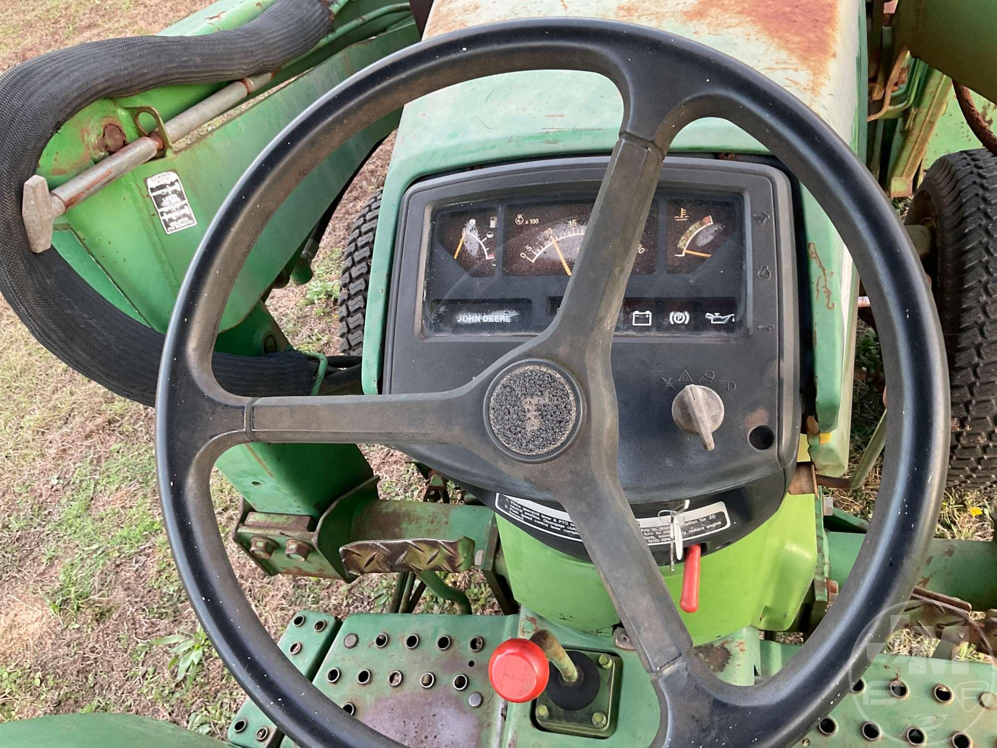 JOHN DEERE 870 4X4 TRACTOR W/ LOADER