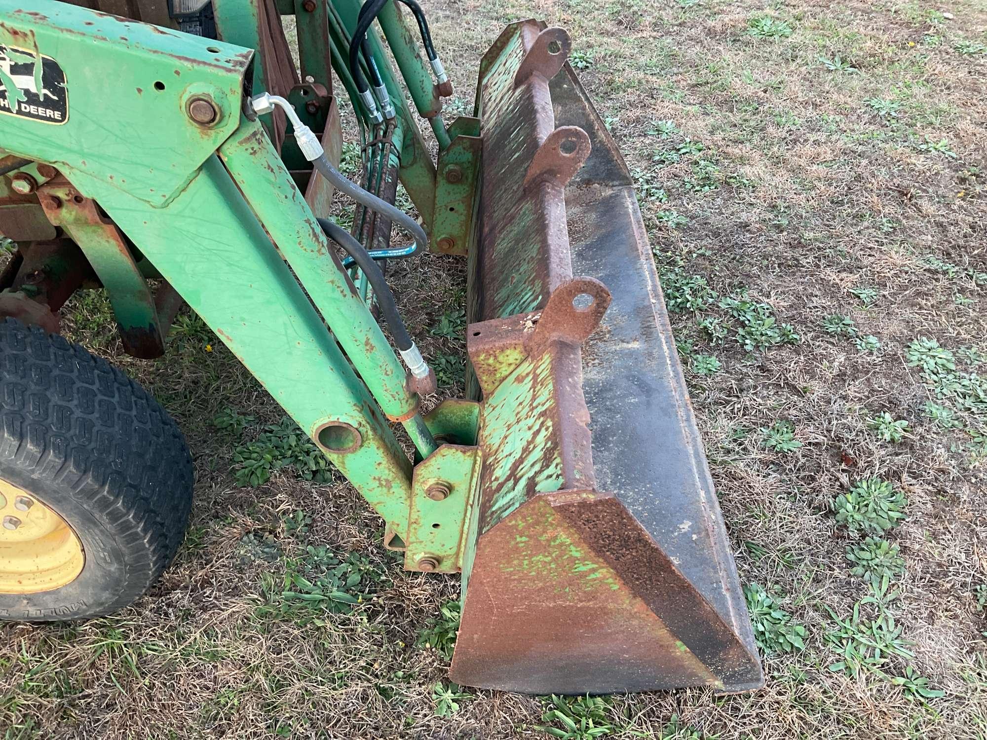 JOHN DEERE 870 4X4 TRACTOR W/ LOADER