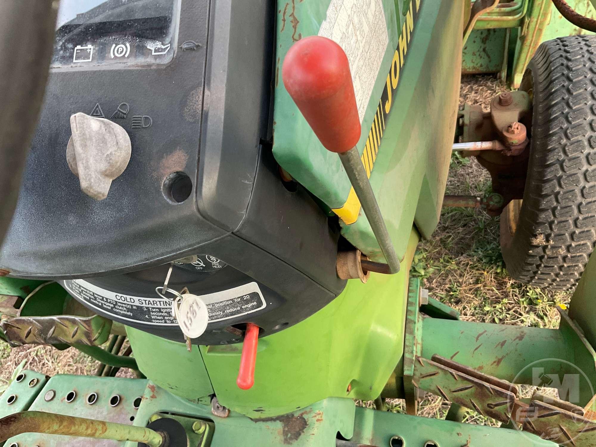 JOHN DEERE 870 4X4 TRACTOR W/ LOADER