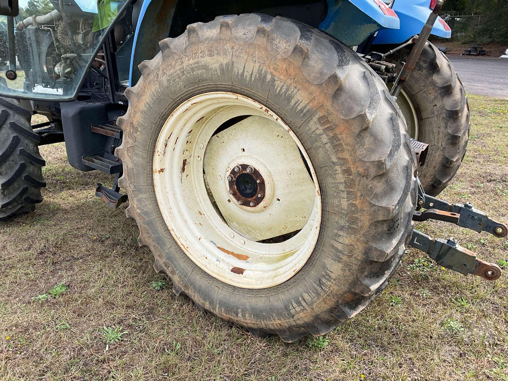 NEW HOLLAND TM130 4X4 TRACTOR